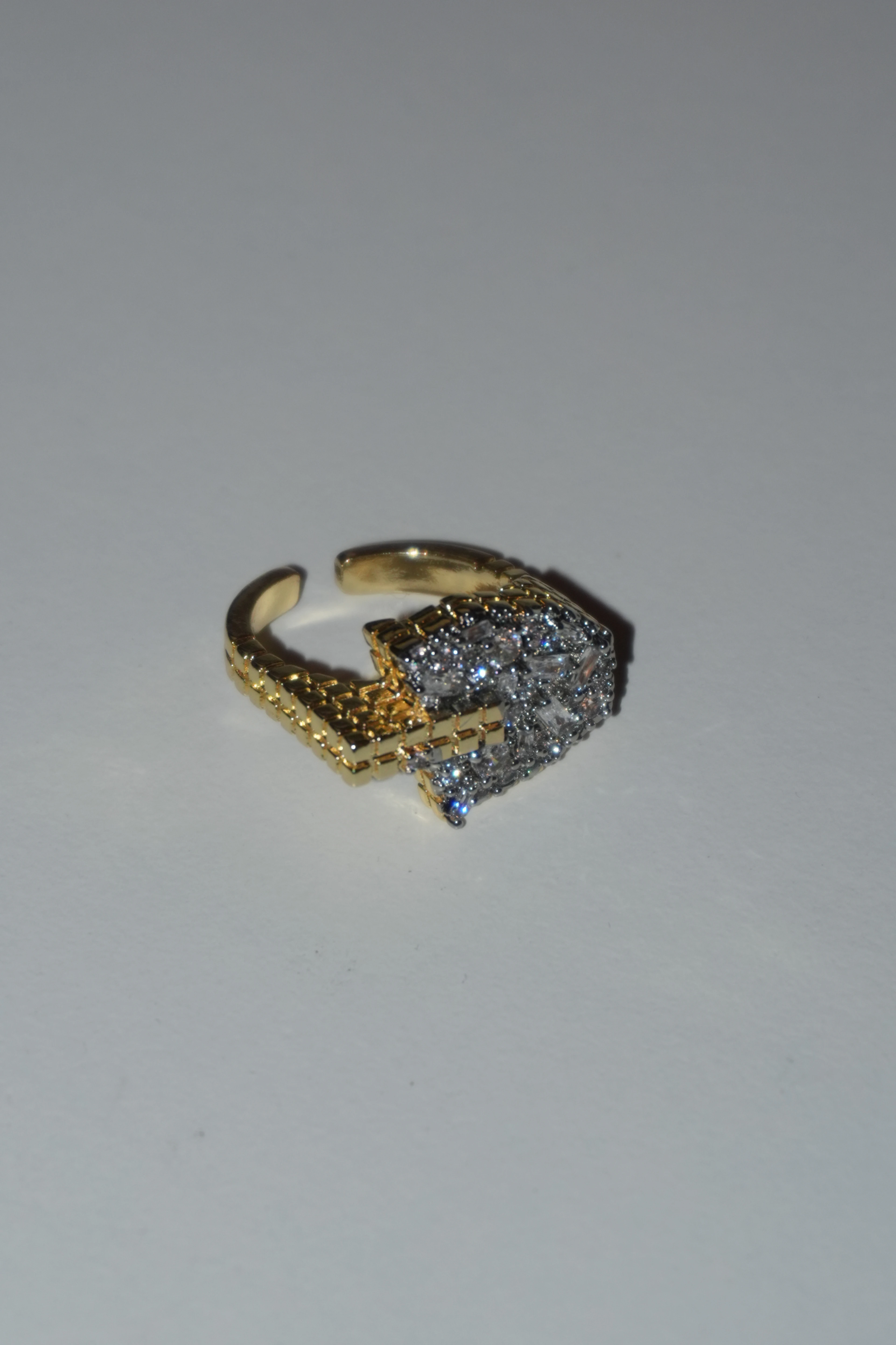 Elara Taşlı Yüzük