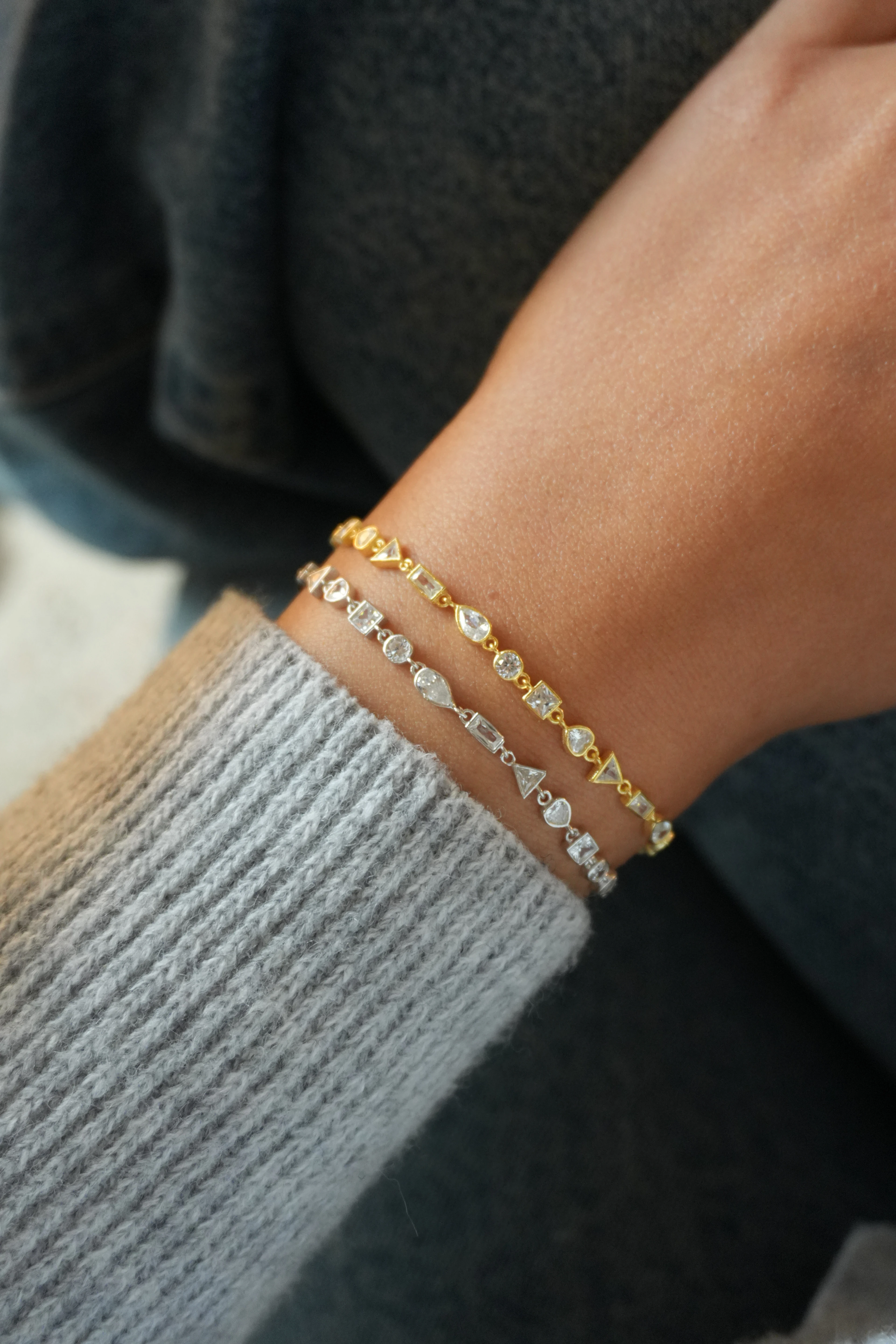 Amora Mini Asimetrik Taşlı Bileklik | 925 Ayar Gümüş