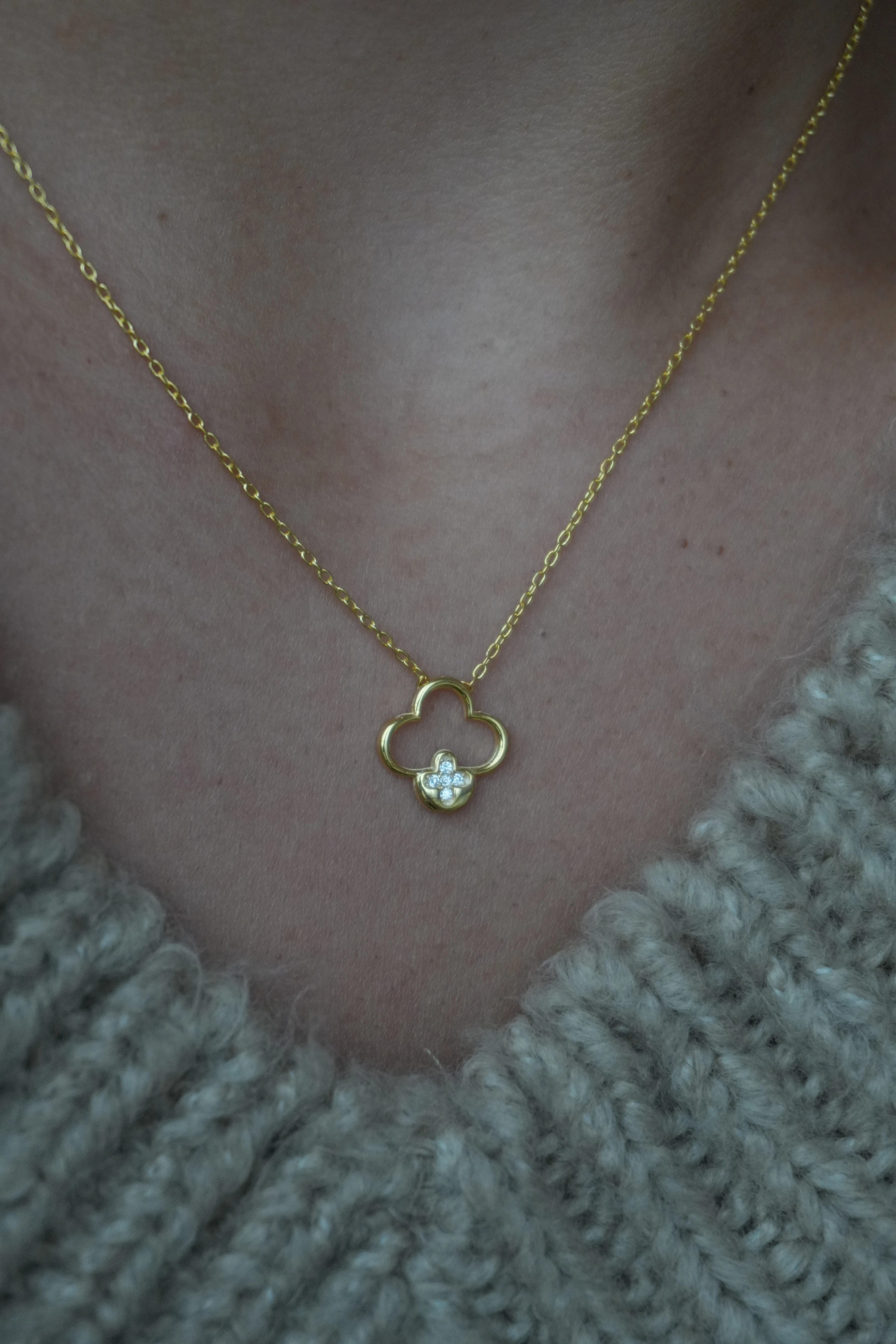 Elen Minimal Yonca Taşlı Kolye | 925 Ayar Gümüş