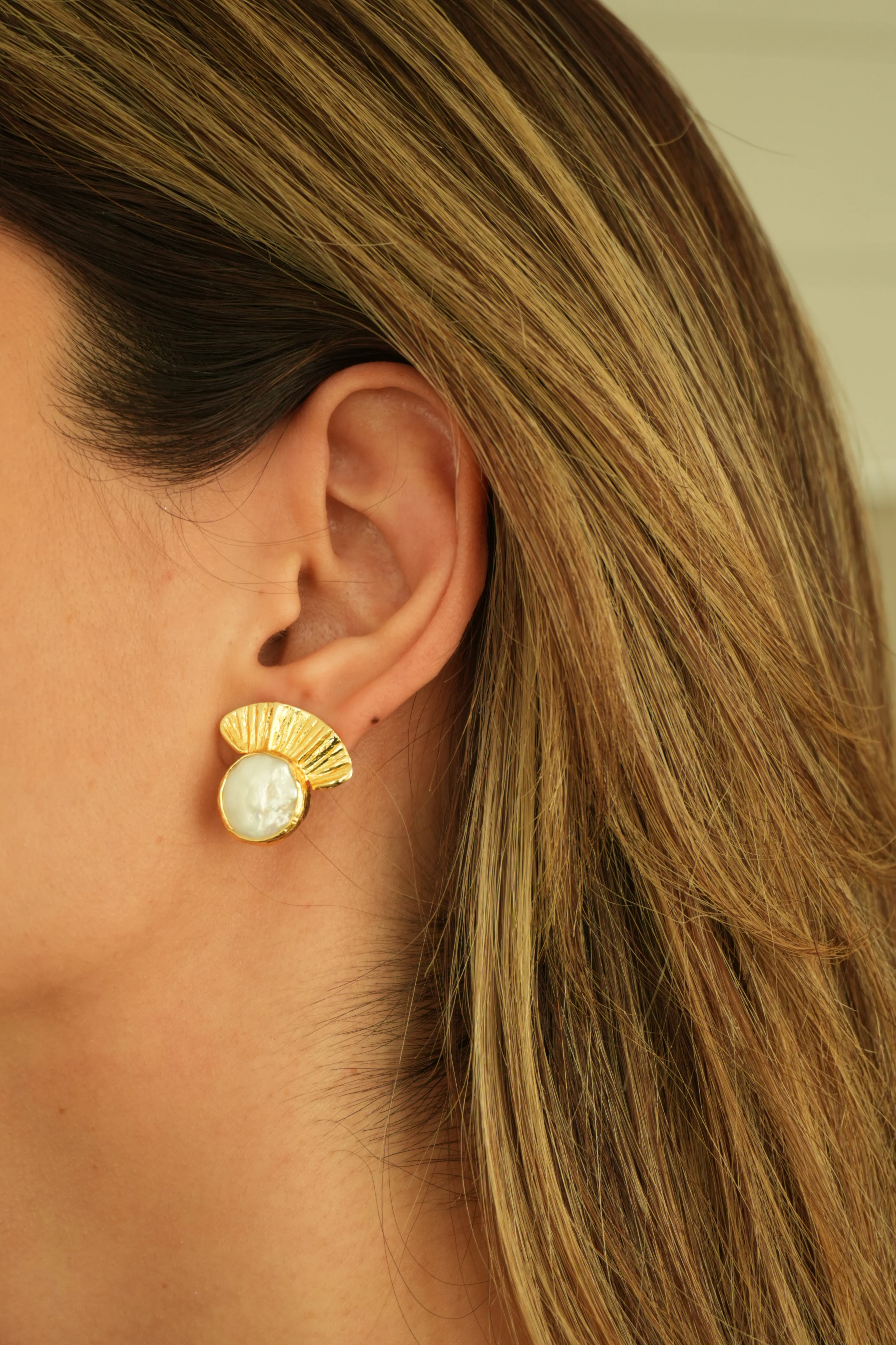 Lunaria Sedefli Doğal Taş Küpe