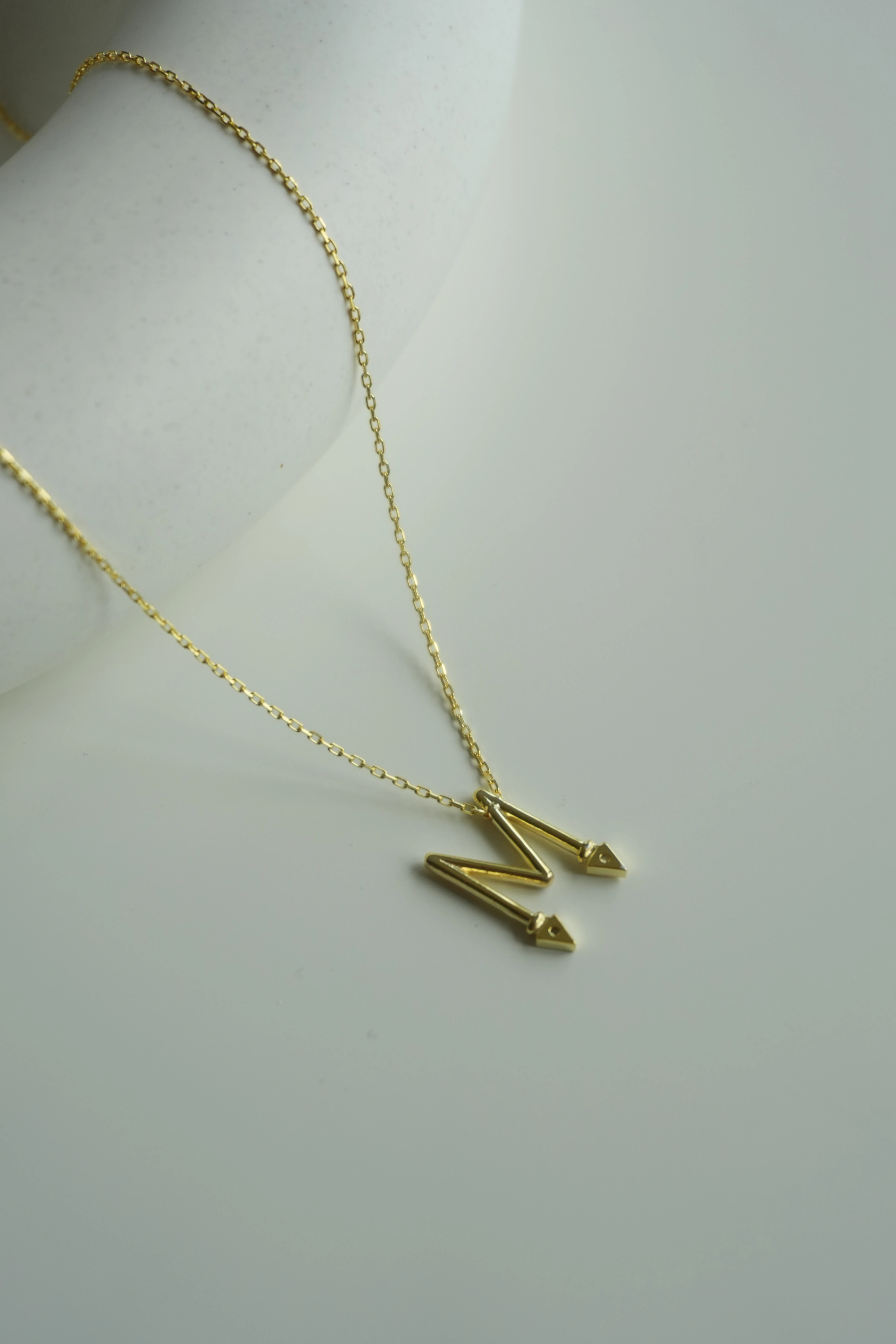 Arrow Minimal Harf Kolye | 925 Ayar Gümüş