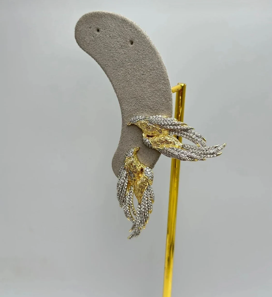 Taşlı Anka Kuşu Küpe – Altın Gövde, Altın & Gümüş Taş Detaylı