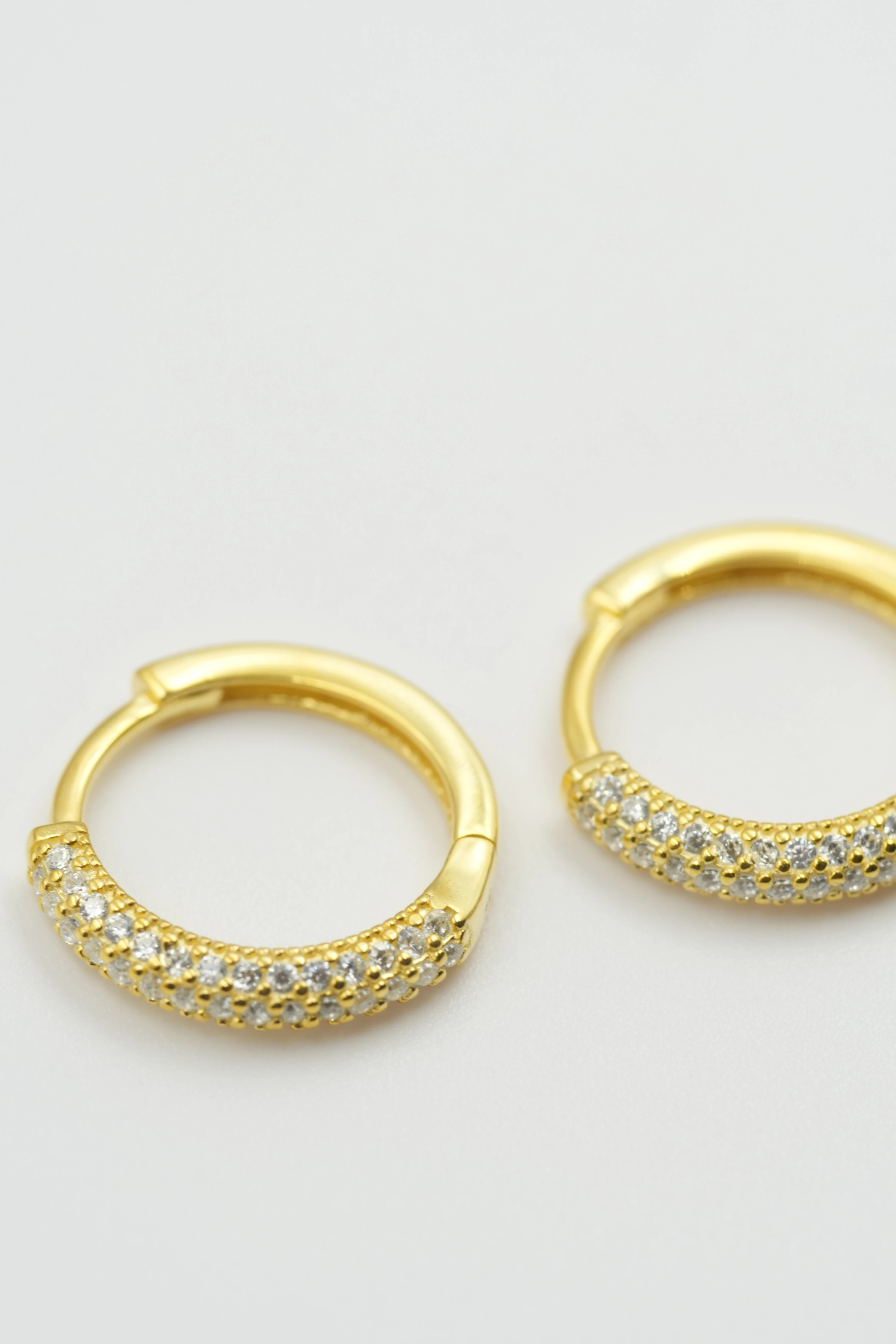 Norris Oval Yarı Taşlı Halka Küpe | 925 Ayar Gümüş