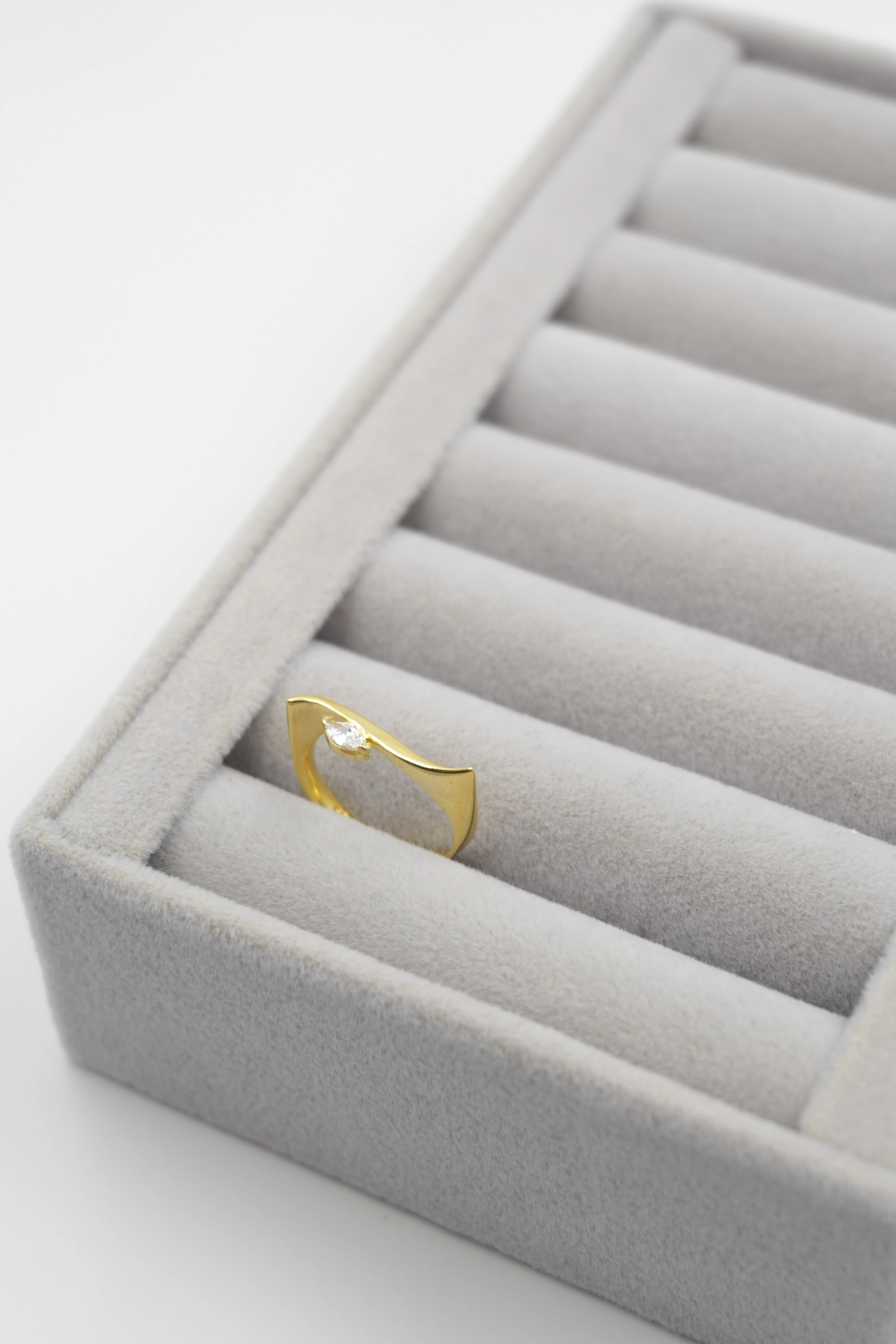 Liora Özel Tasarım Taşlı Yüzük Ayarlanabilir | 925 Ayar Gümüş