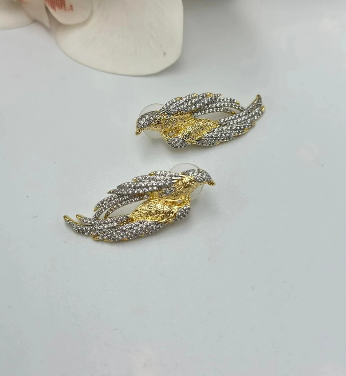 Taşlı Anka Kuşu Küpe – Altın Gövde, Altın & Gümüş Taş Detaylı