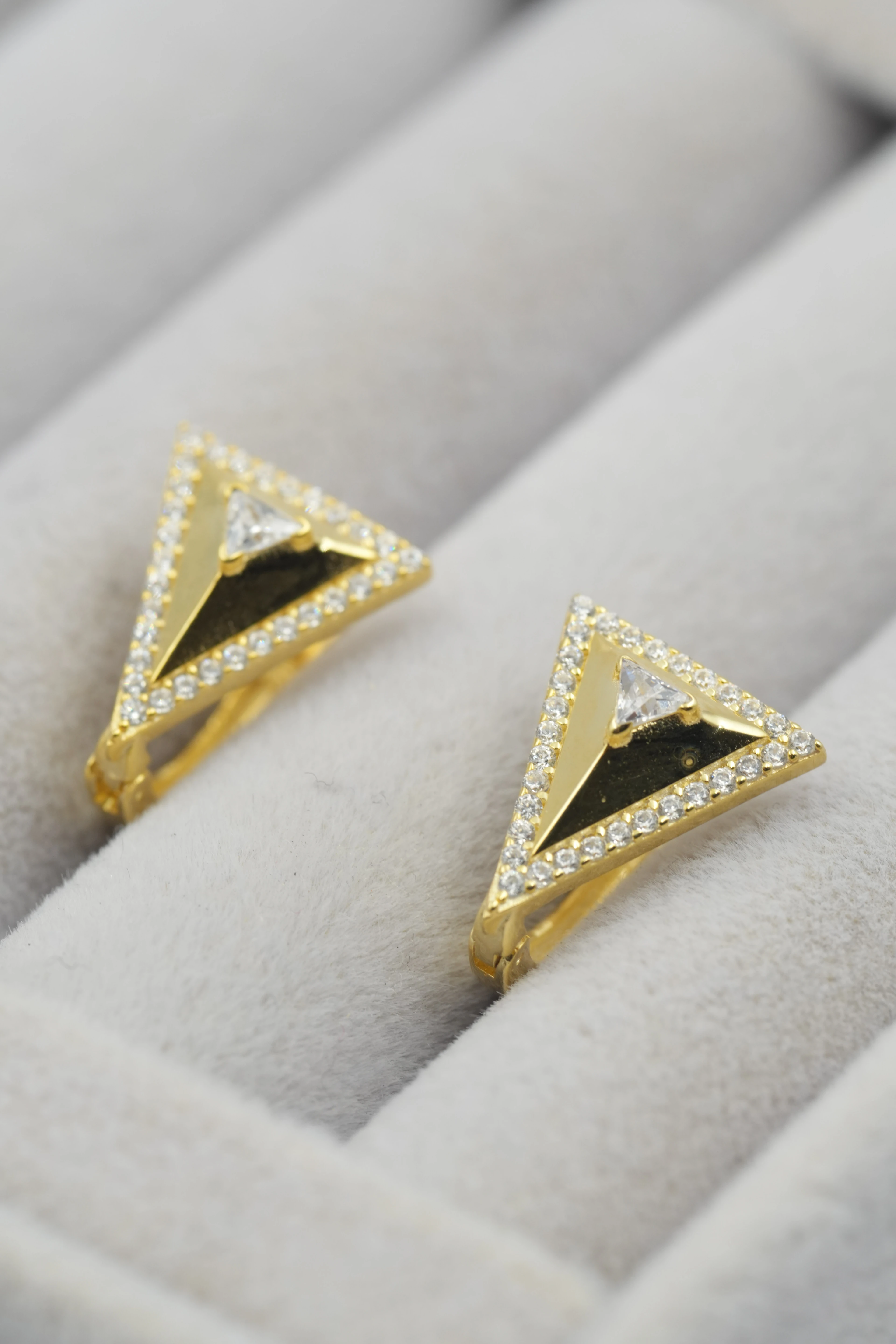 Noma Üçgen Taşlı Küpe | 925 Ayar Gümüş