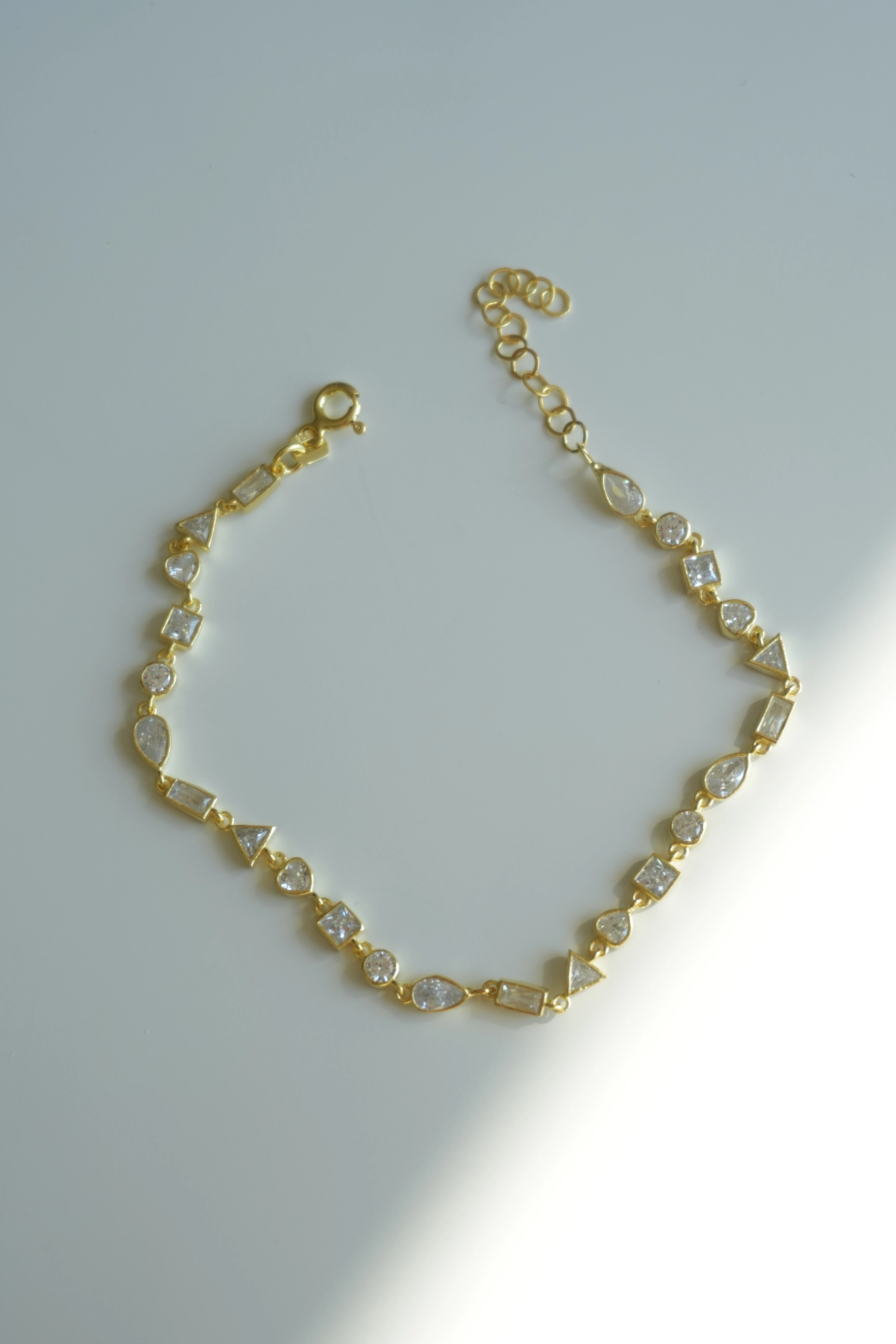 Amora Mini Asimetrik Taşlı Bileklik | 925 Ayar Gümüş