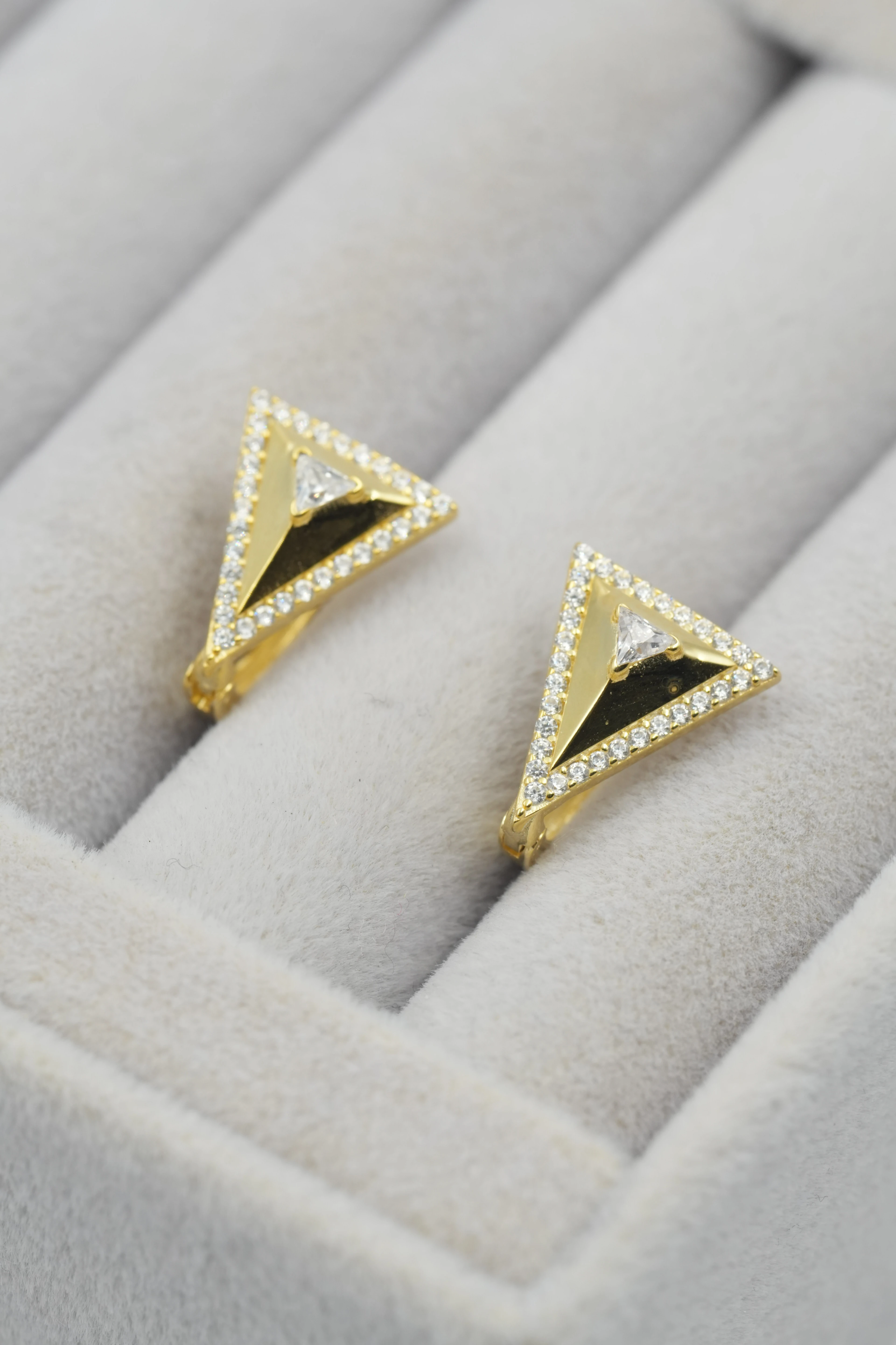 Noma Üçgen Taşlı Küpe | 925 Ayar Gümüş