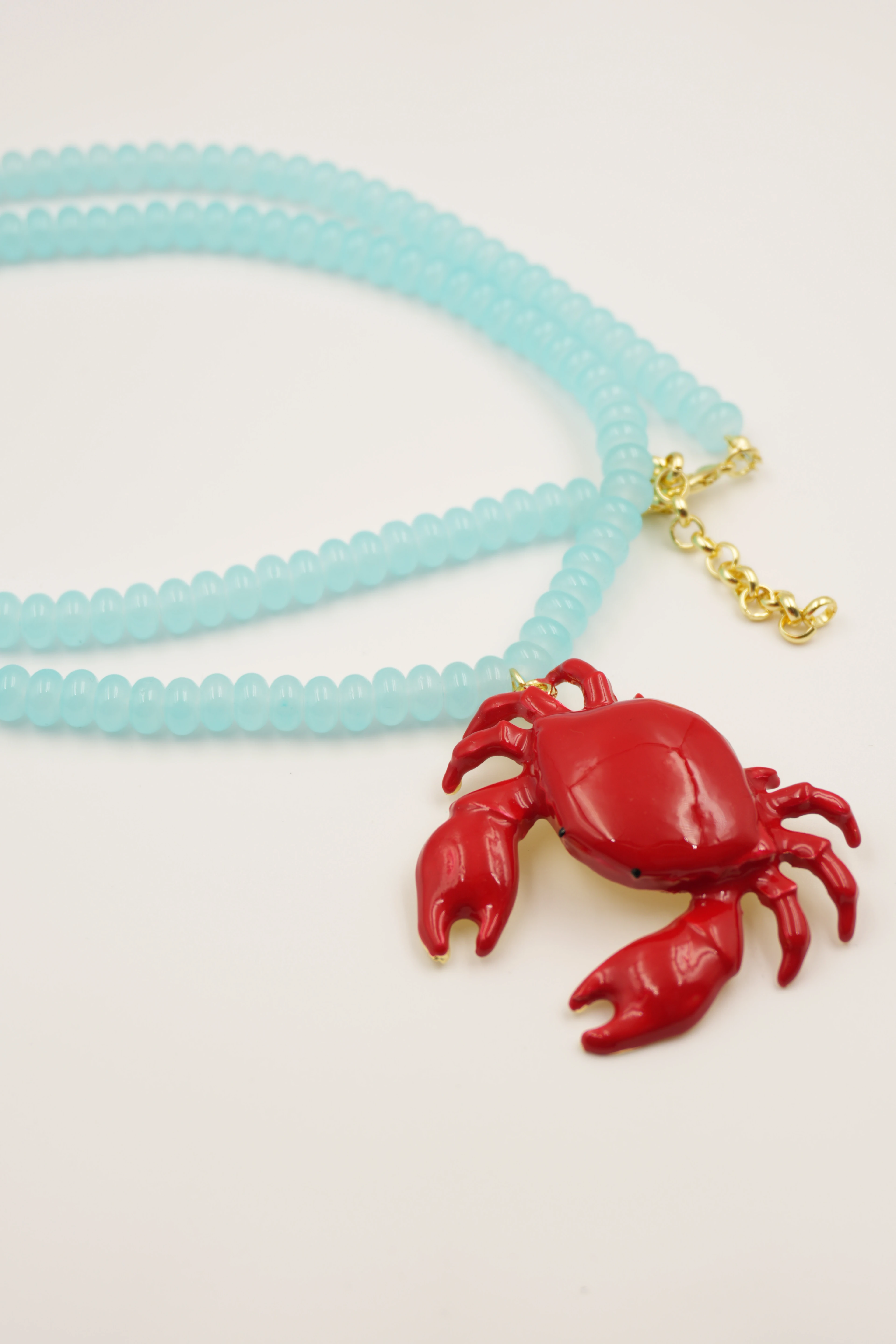 Yengeç Figürlü Uzun Kolye