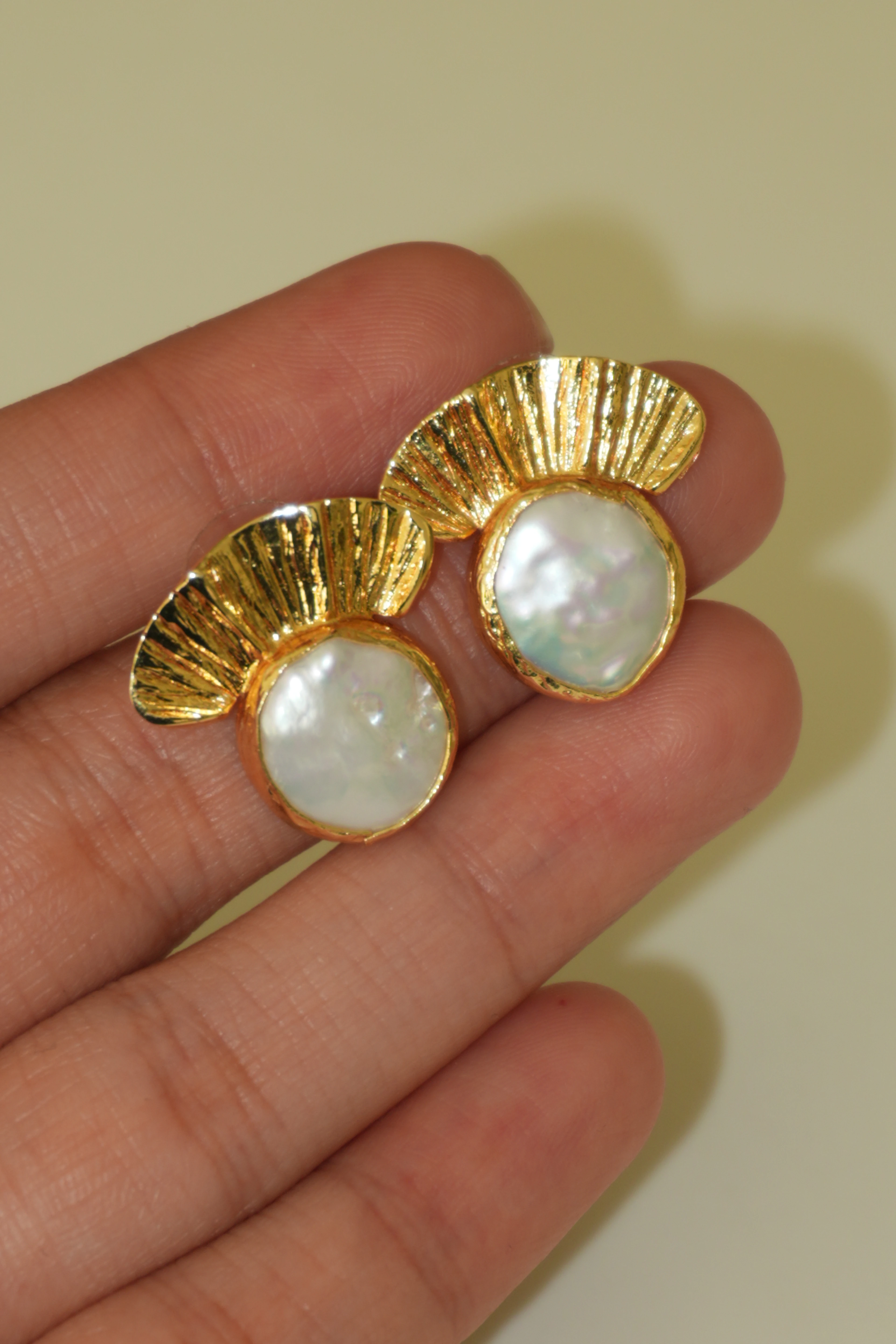 Lunaria Sedefli Doğal Taş Küpe