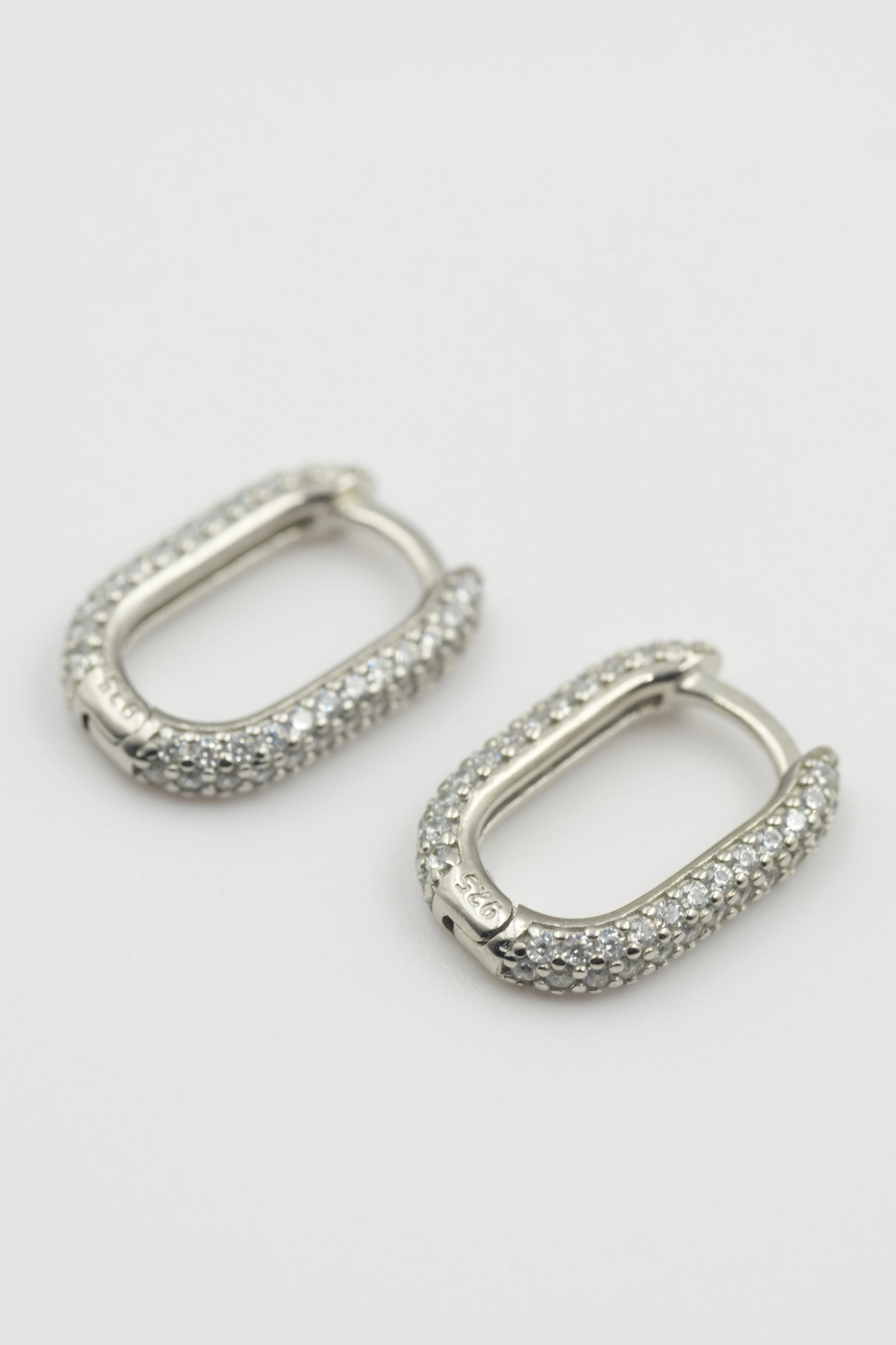 Vaye Uzun Oval Full Taşlı Küpe | 925 Ayar Gümüş