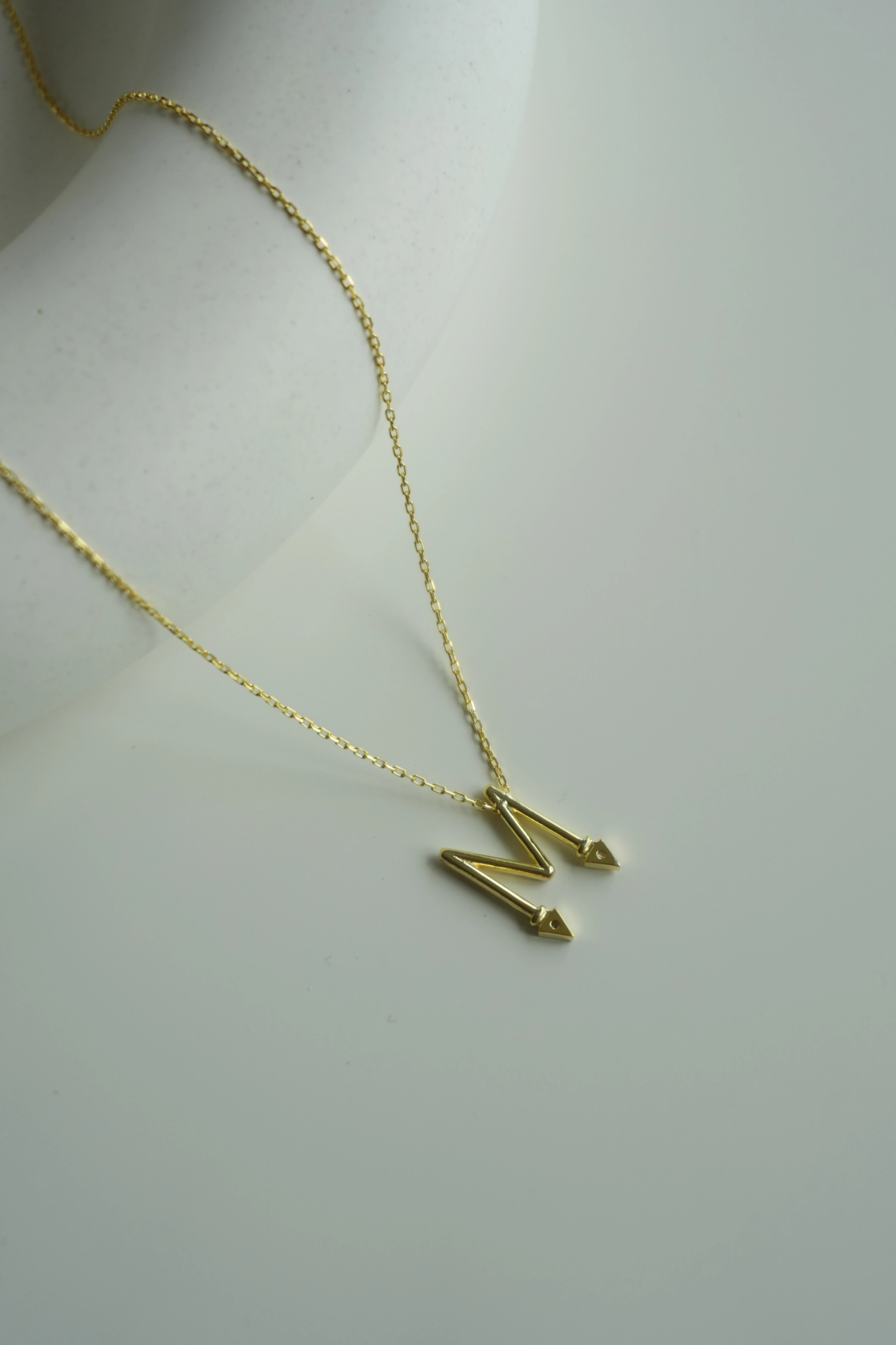 Arrow Minimal Harf Kolye | 925 Ayar Gümüş