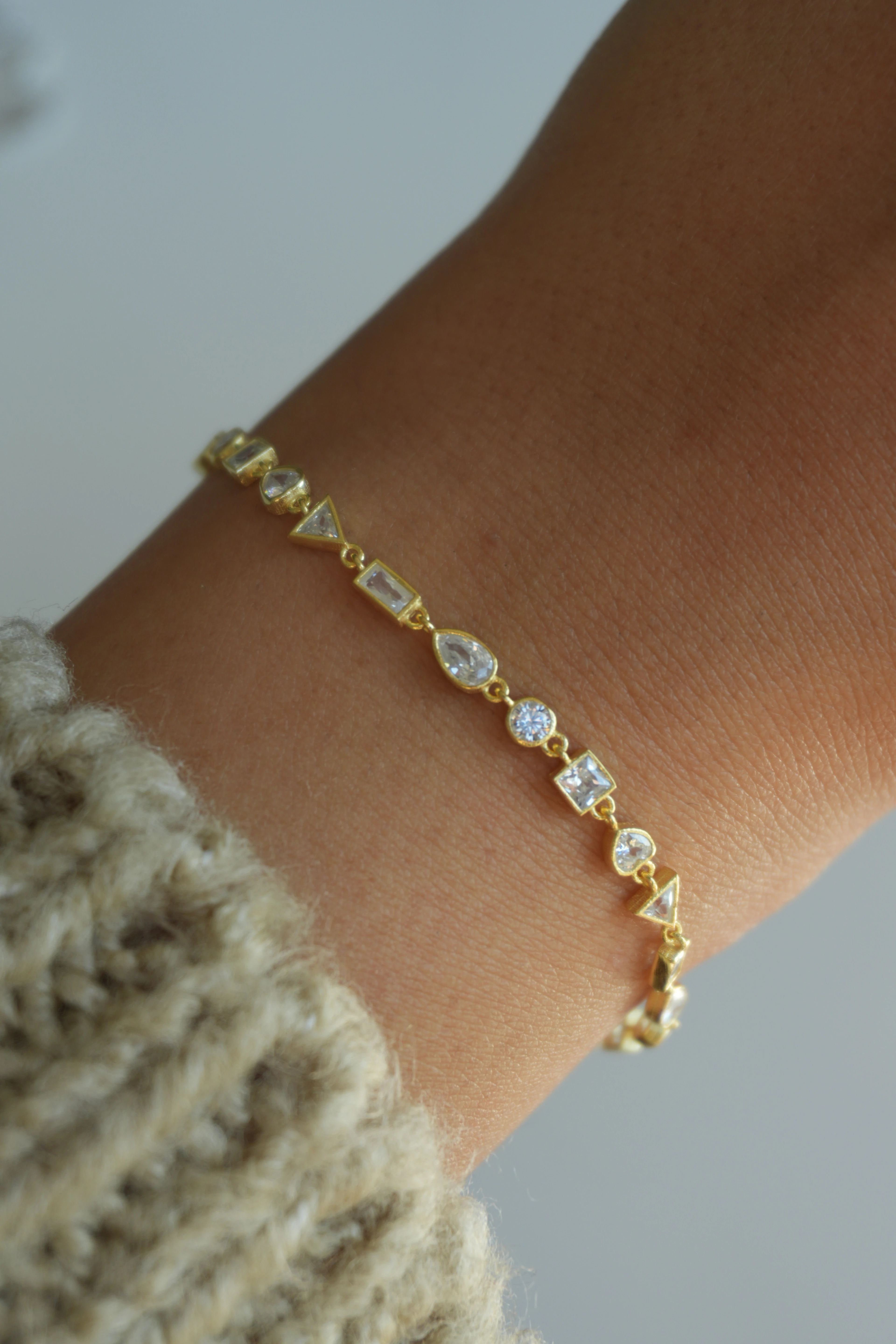 Amora Mini Asimetrik Taşlı Bileklik | 925 Ayar Gümüş