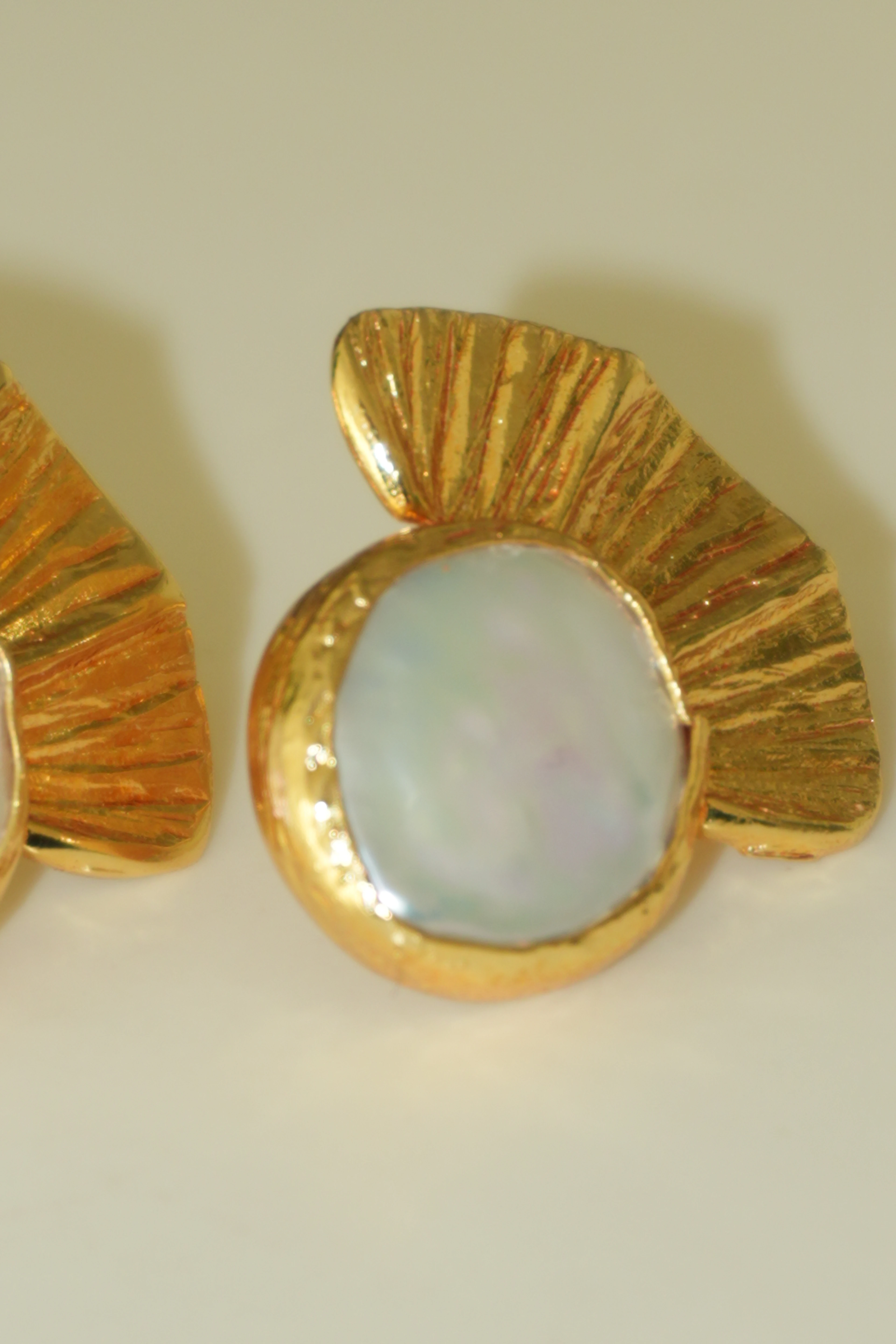 Lunaria Sedefli Doğal Taş Küpe