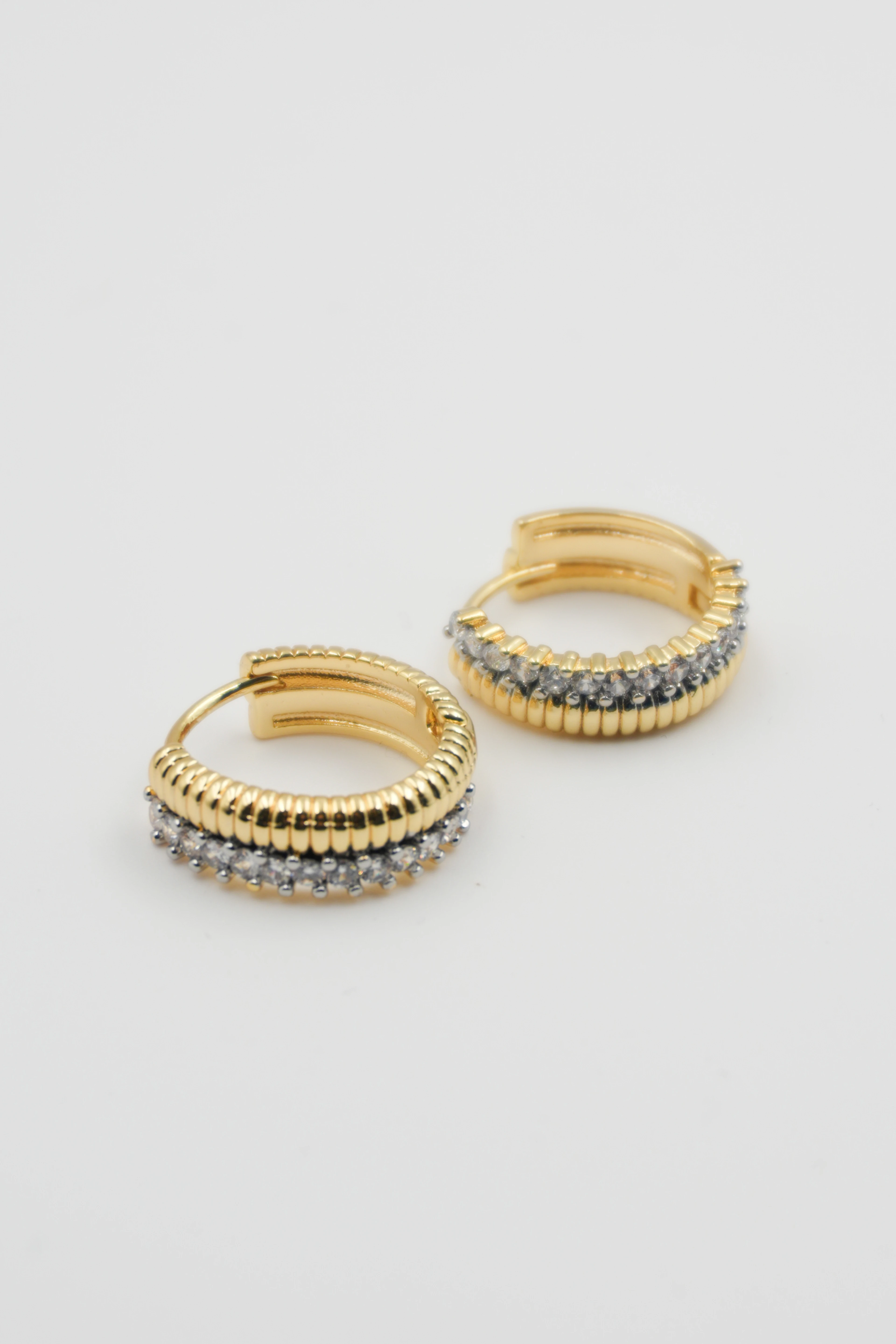 Allure Halka Taşlı Küpe