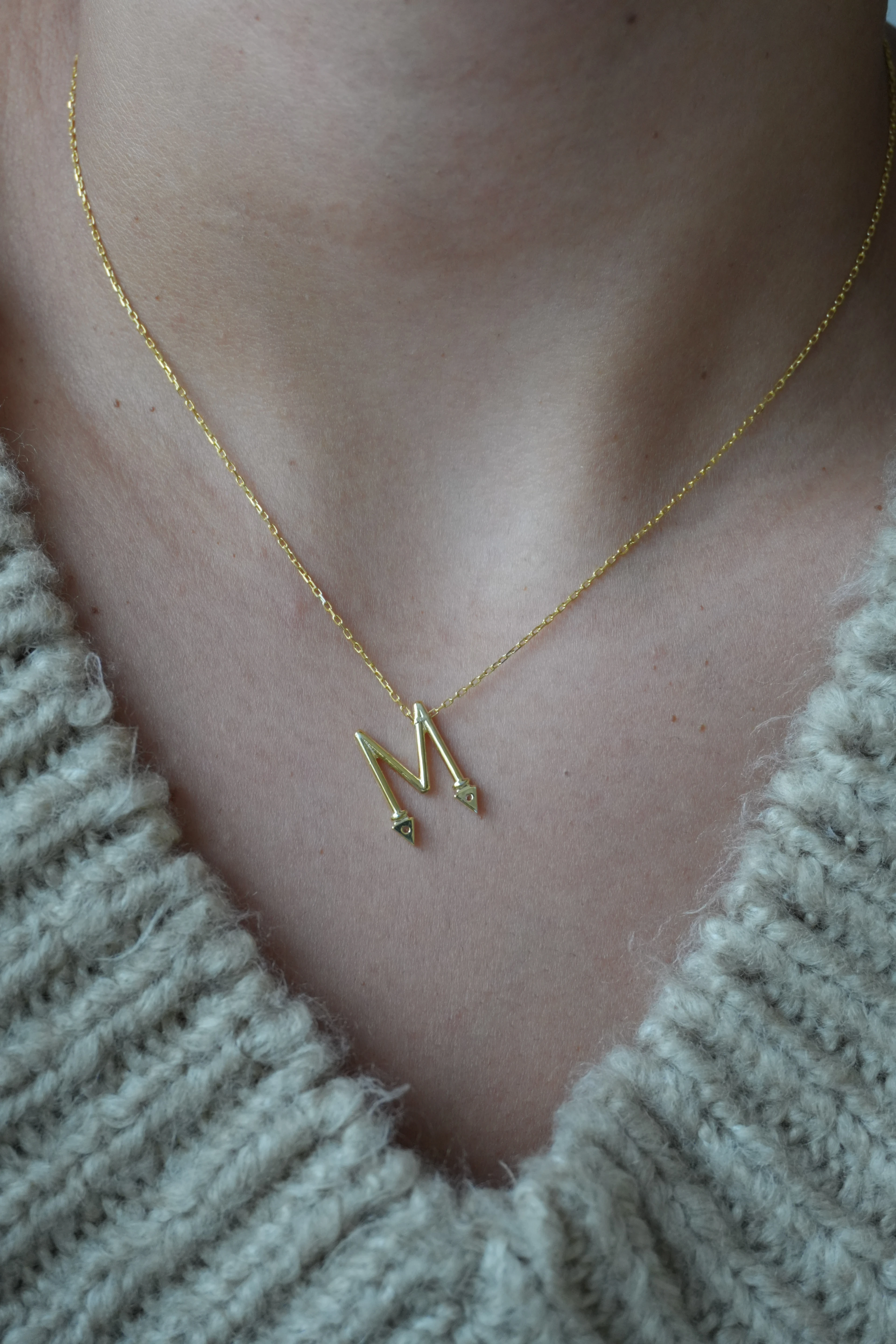 Arrow Minimal Harf Kolye | 925 Ayar Gümüş