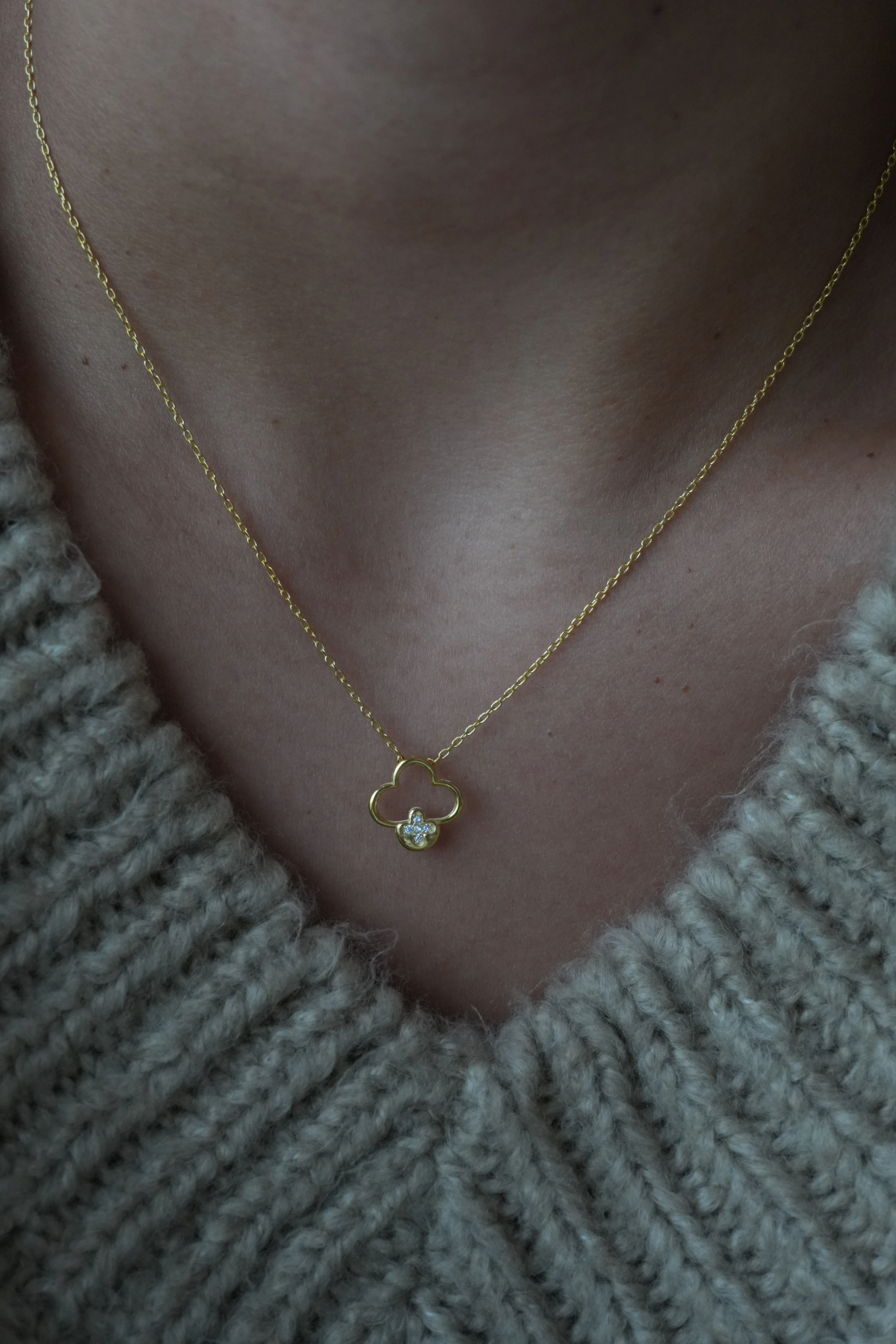 Elen Minimal Yonca Taşlı Kolye | 925 Ayar Gümüş