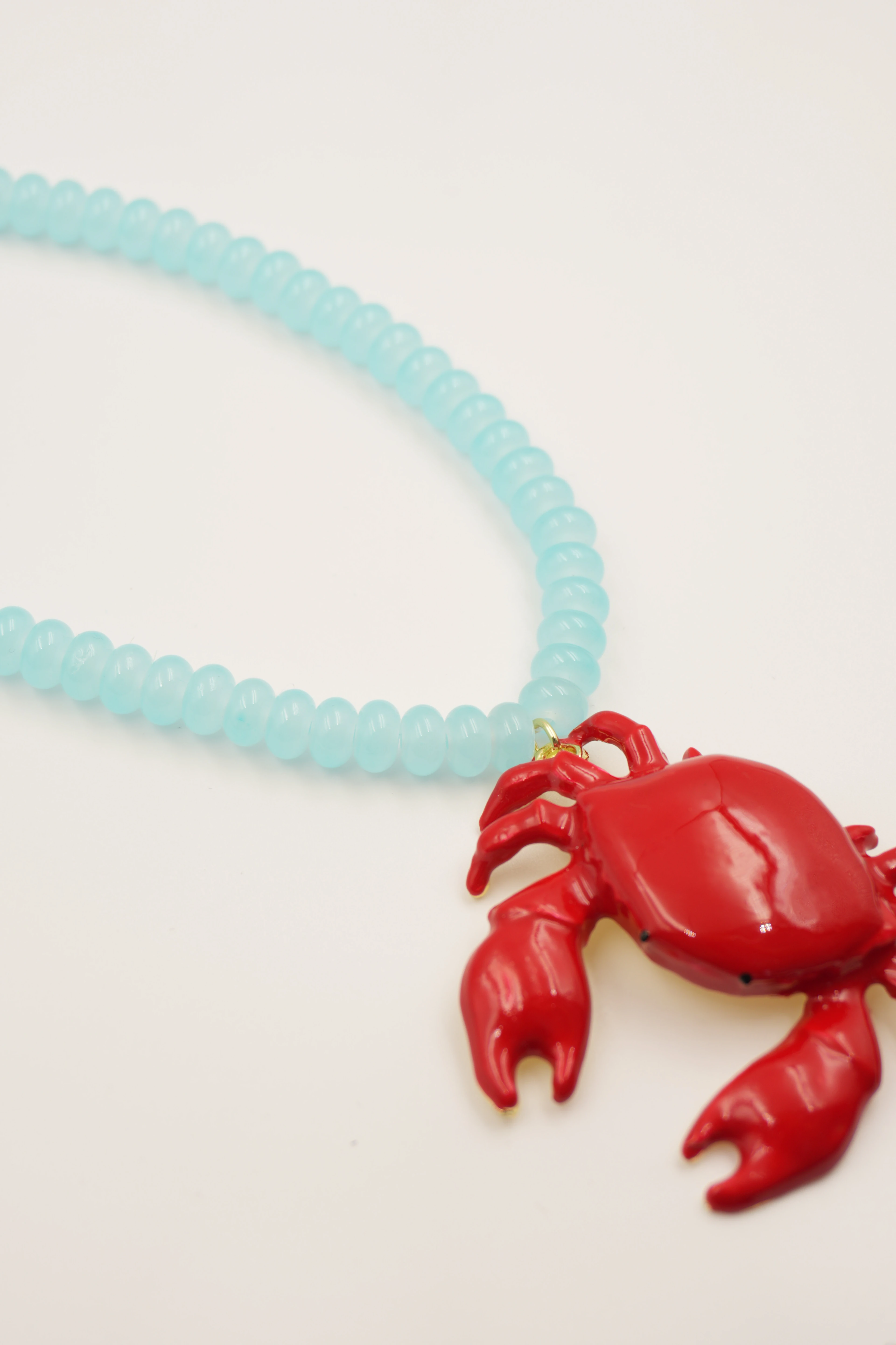 Yengeç Figürlü Uzun Kolye