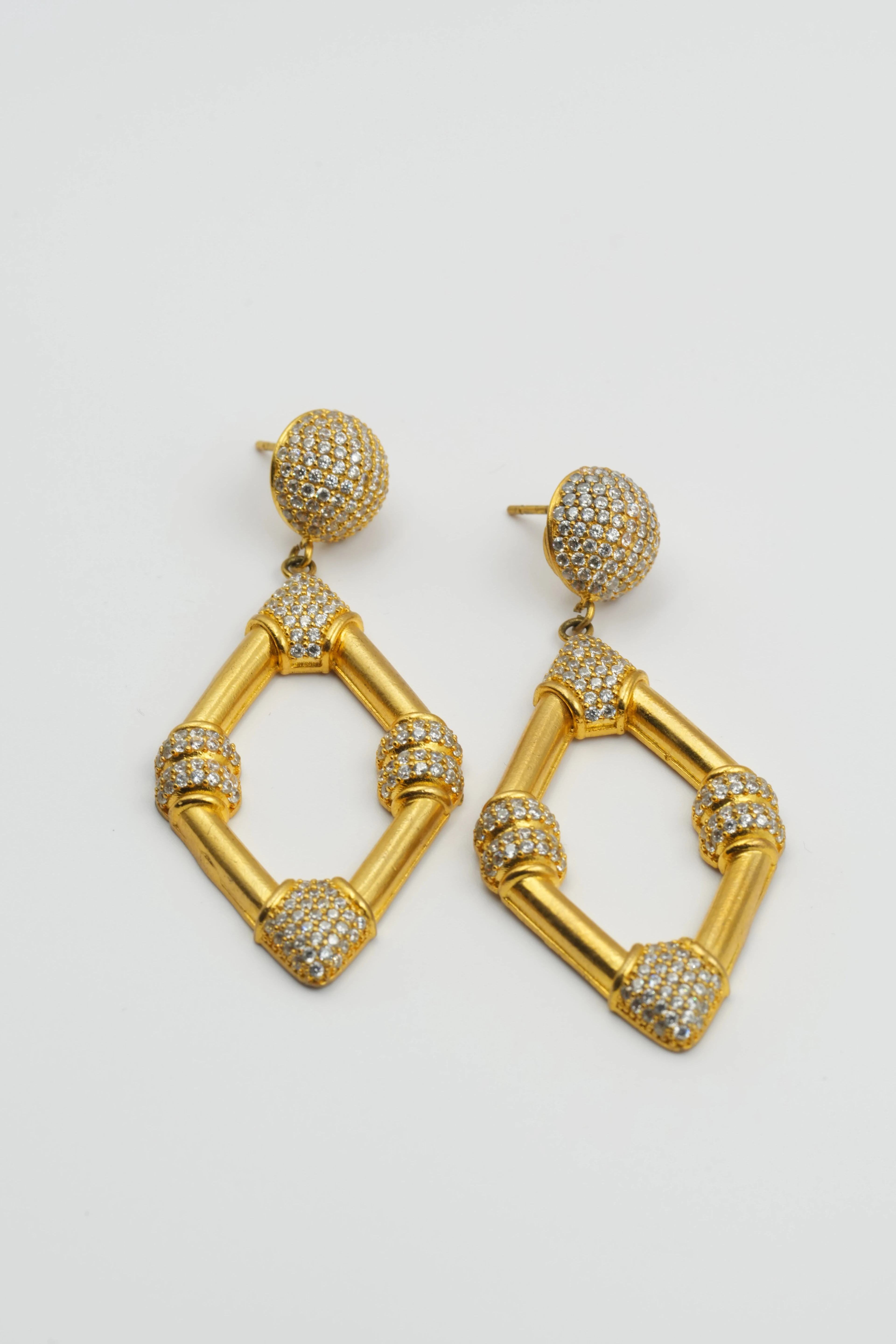 Lupus Sarkıntılı El Yapımı Küpe Özel Tasarım | VIP