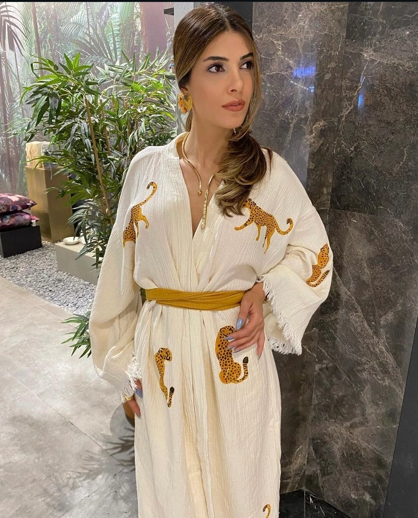 Beyaz Kaplan Desenli Müslin Kaftan