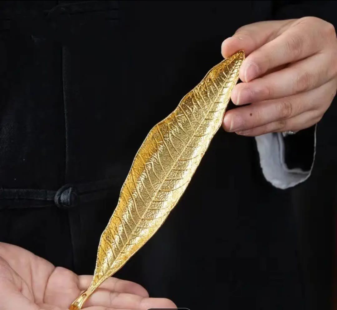 Altın Sarısı Yaprak Metal Tütsü Yakıcı & Lotus Kırmızı Tutucu ve 18 gr Tütsü 