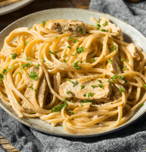 Fettuccine Alfredo İtalyan Yemeği