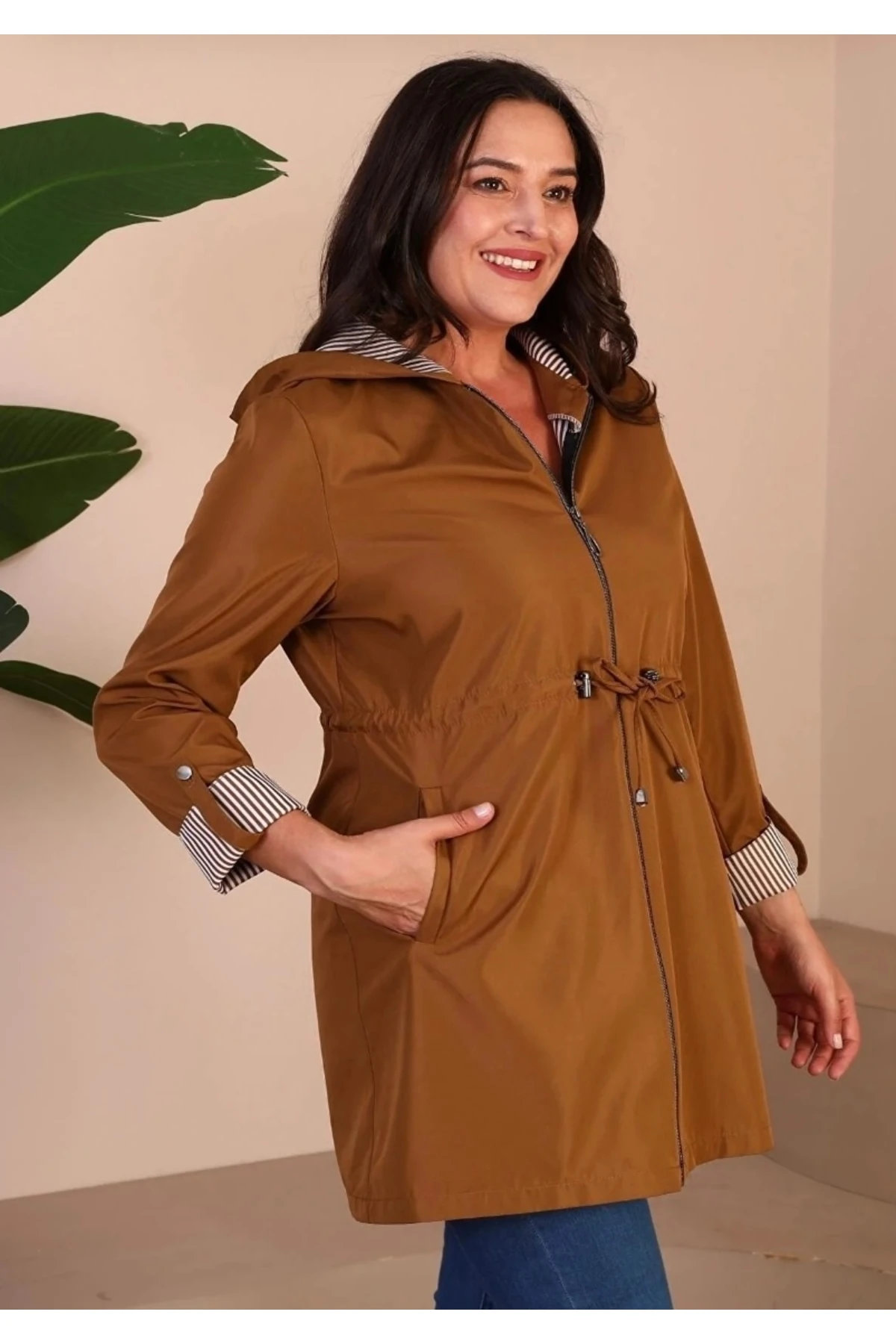 Kadın Kısa Tesettür Trenckot-Büyük Beden Fermuarlı Trenç 10119