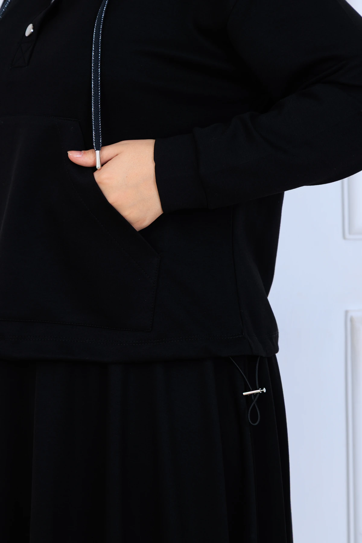 Çilek Kumaş Kapşonlu Sweat Etekli Kadın İkili Takım 10130 - Siyah