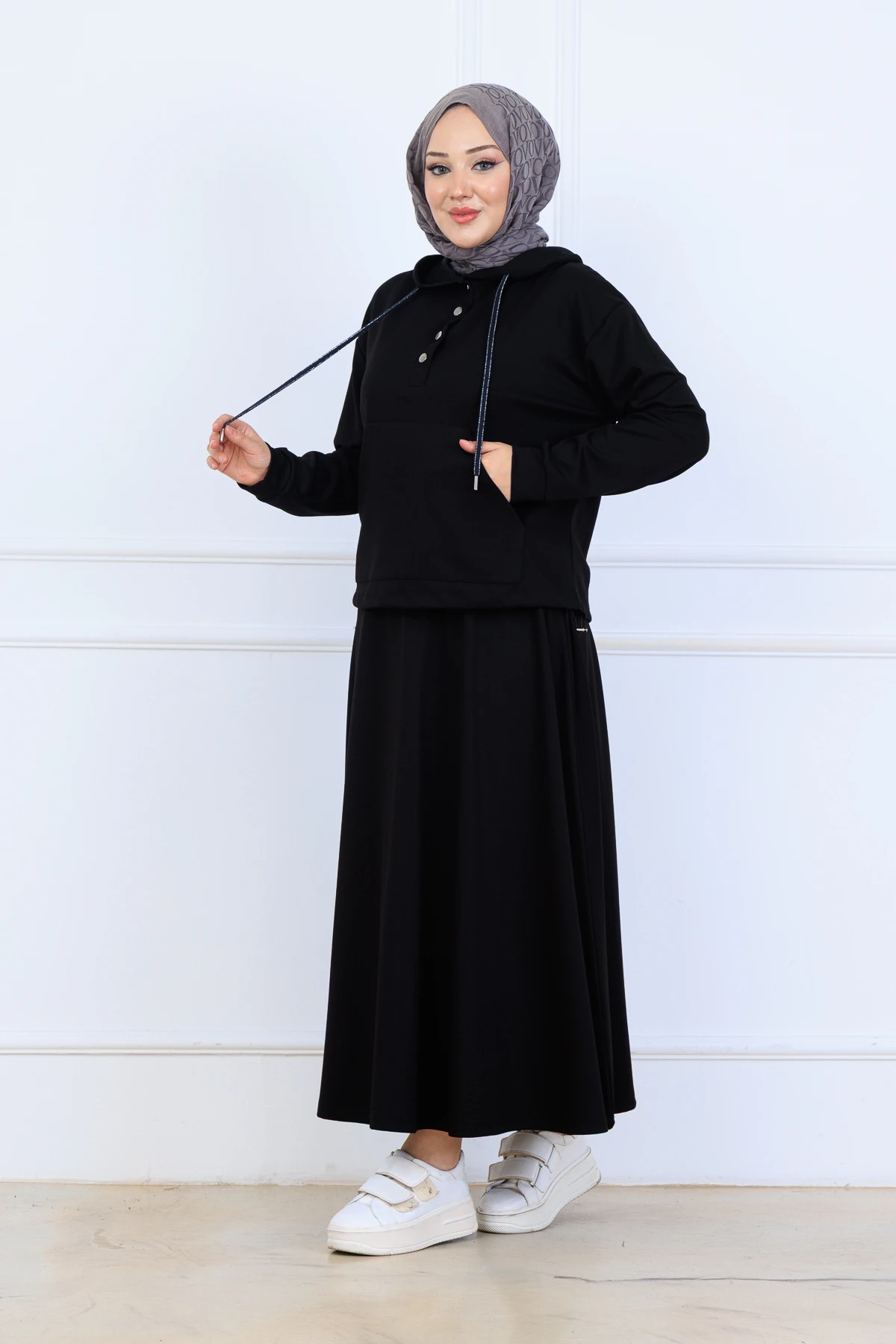 Çilek Kumaş Kapşonlu Sweat Etekli Kadın İkili Takım 10130 - Siyah