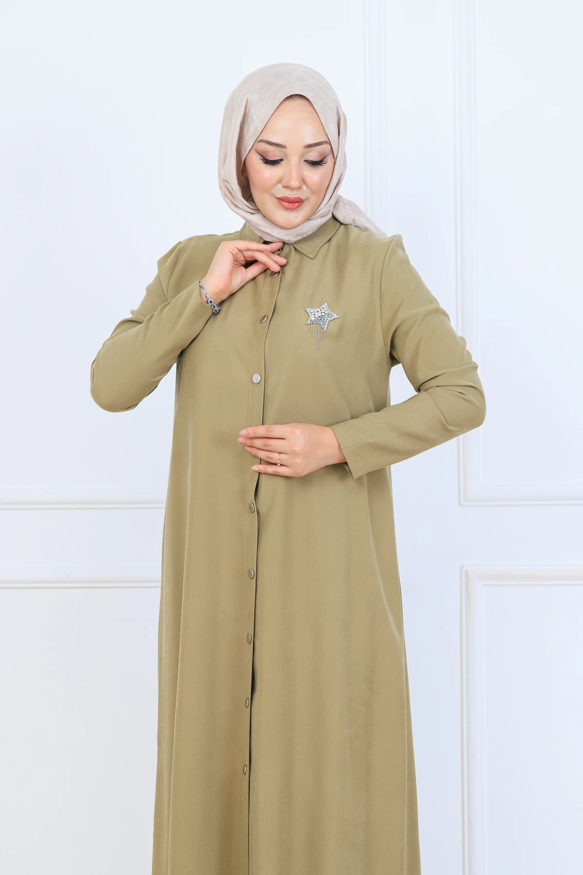 Yumuşak Organik Kumaş Gömlek Yaka Tesettür Kadın Uzun Tunik Pantolonlu İkili Takım 10133 - Yağ Yeşil