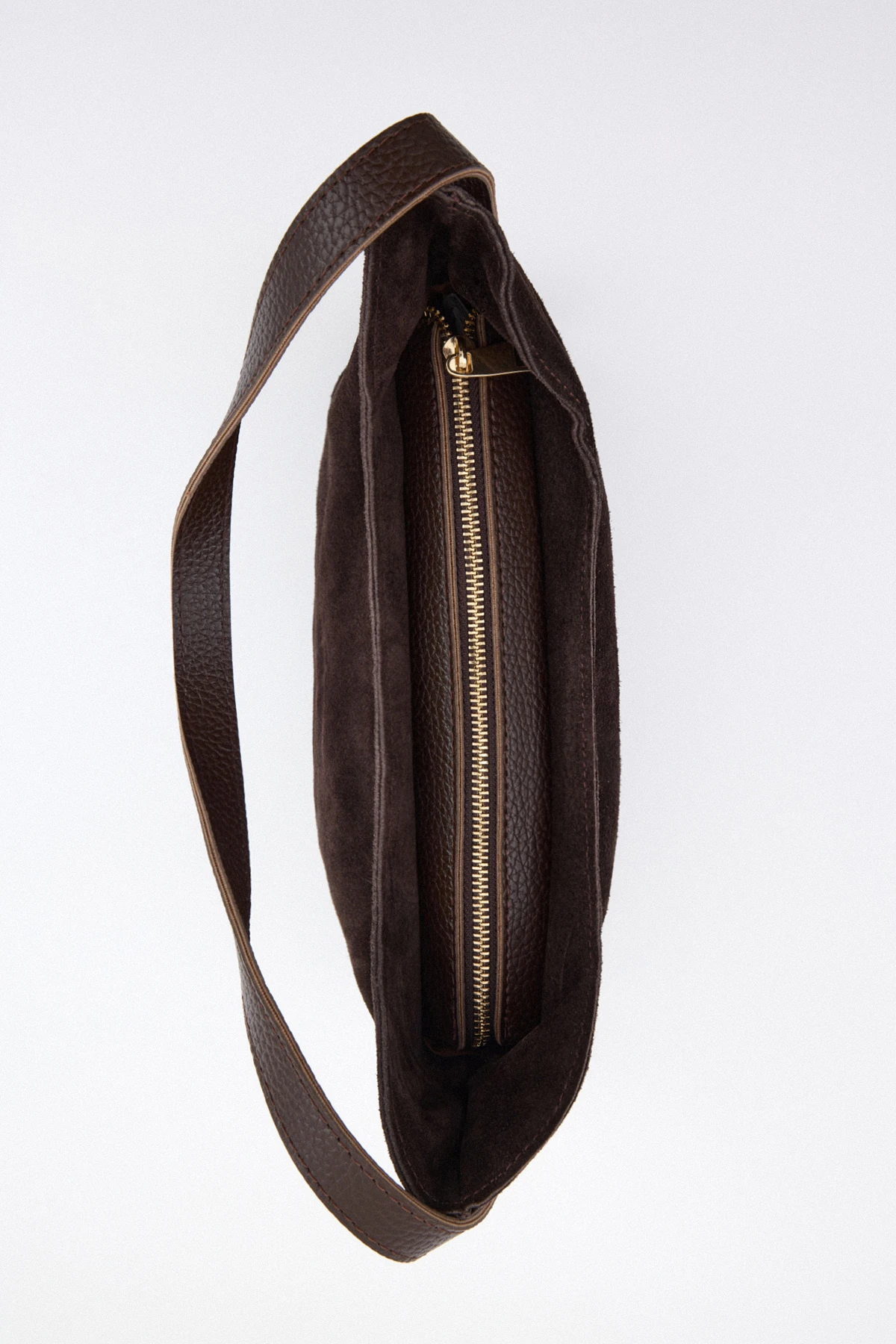 Velina, Hakiki Süet Deri Fermuar Kapama ve İç cep Detaylı Kadın Omuz Çantası - Kahverengi