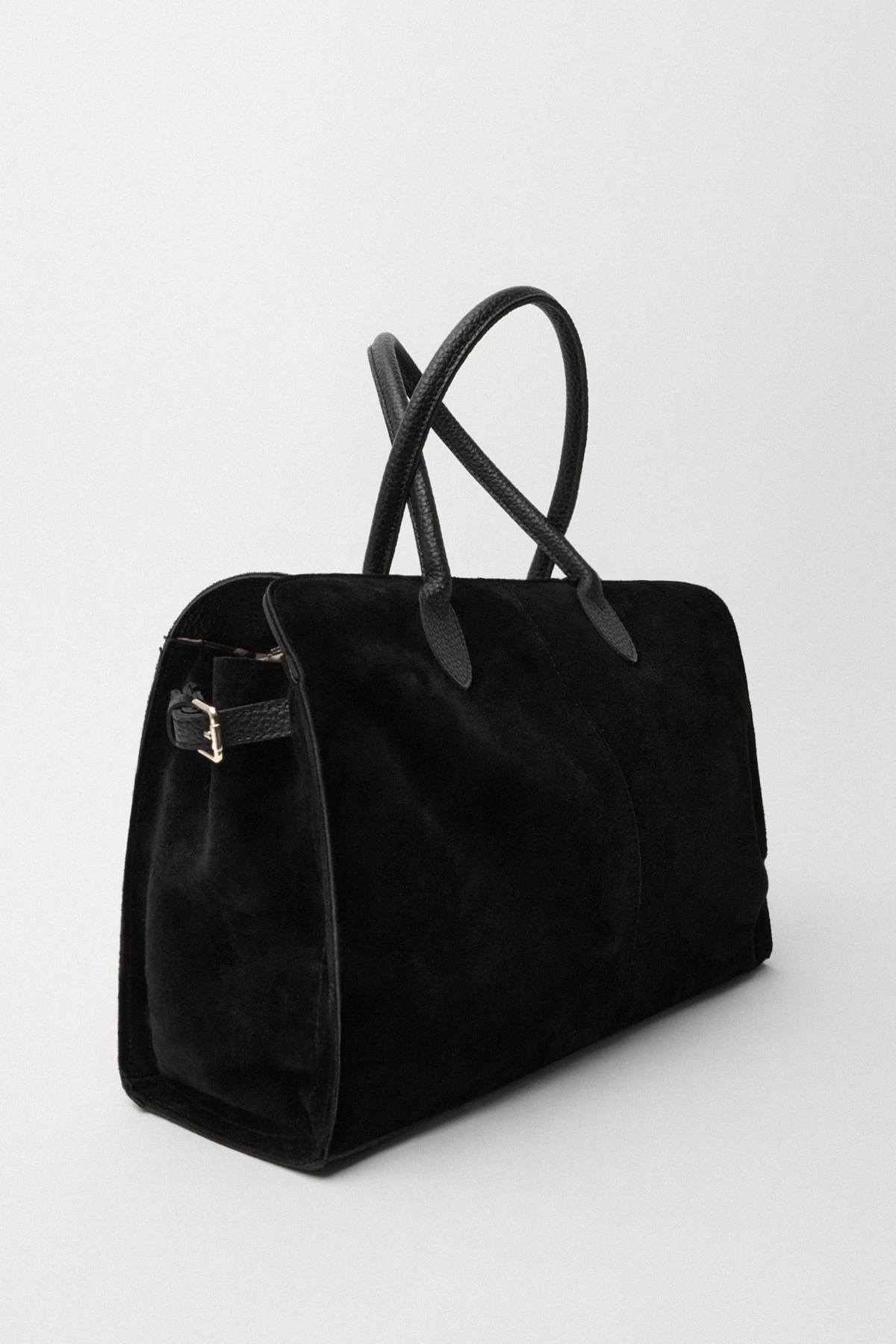 Arin, Hakiki Süet Deri Fermuar Kapama ve İç Cep Detaylı Kadın Omuz Çantası - Siyah