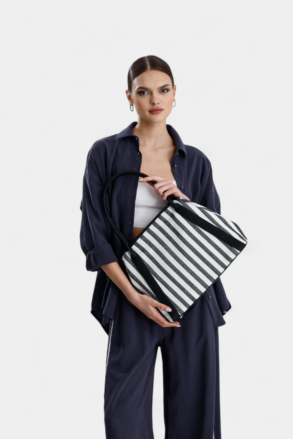 Yasmine Fermuar Kapama Detaylı Keten Kadın Çanta - Siyah