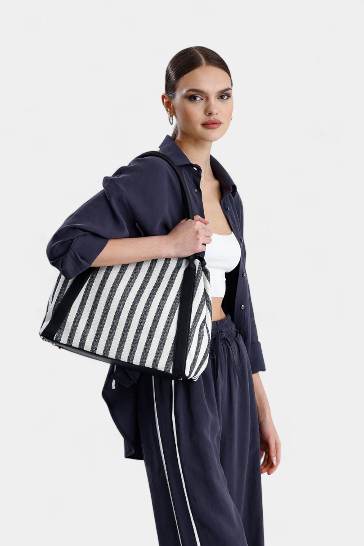 Yasmine Fermuar Kapama Detaylı Keten Kadın Çanta - Siyah