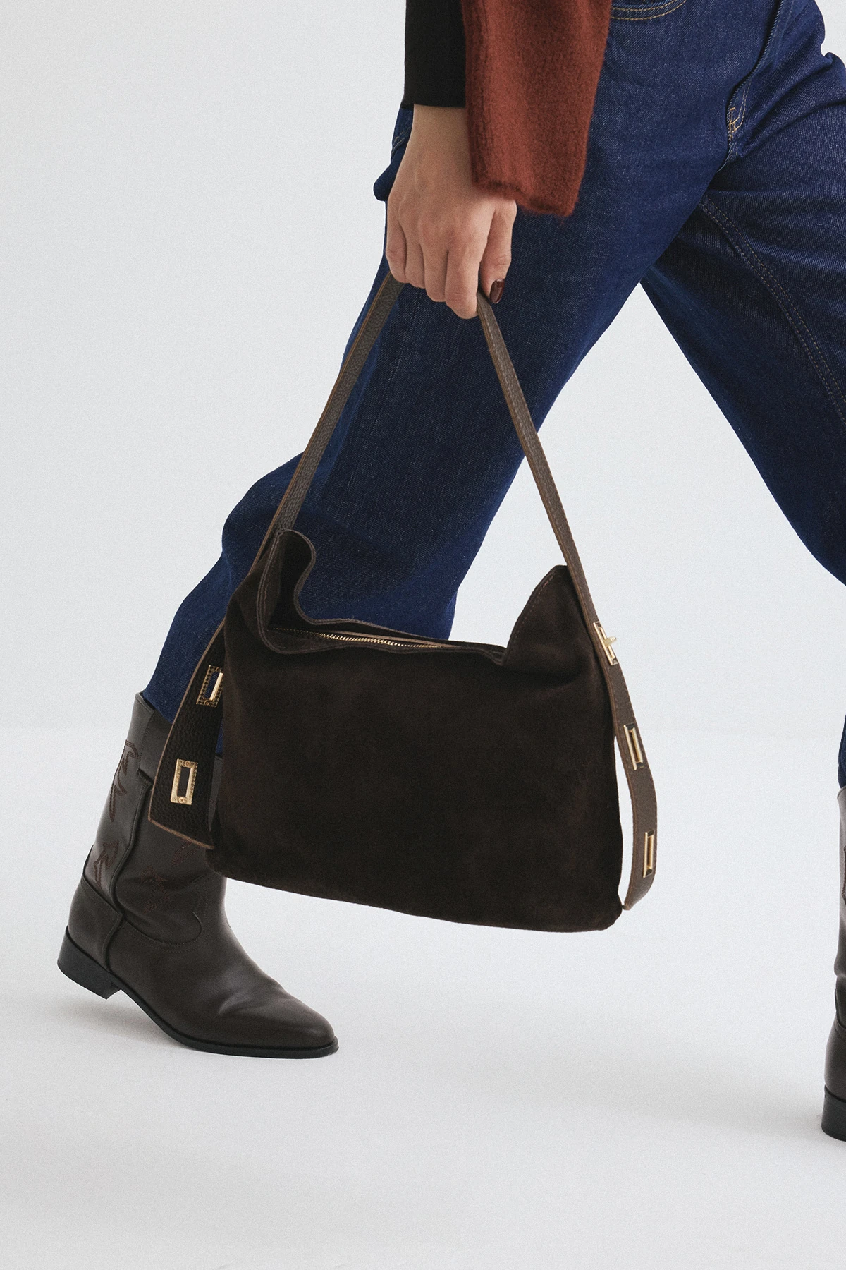 Velina, Hakiki Süet Deri Fermuar Kapama ve İç cep Detaylı Kadın Omuz Çantası - Kahverengi