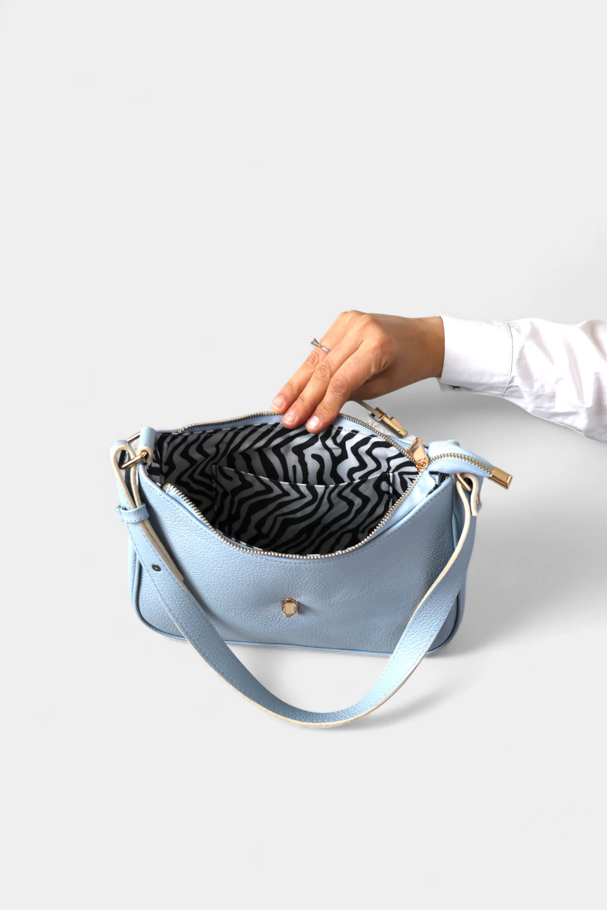 Clara Hakiki Deri Uzun Askı Detaylı Kadın Omuz Çantası - Bebek Mavisi