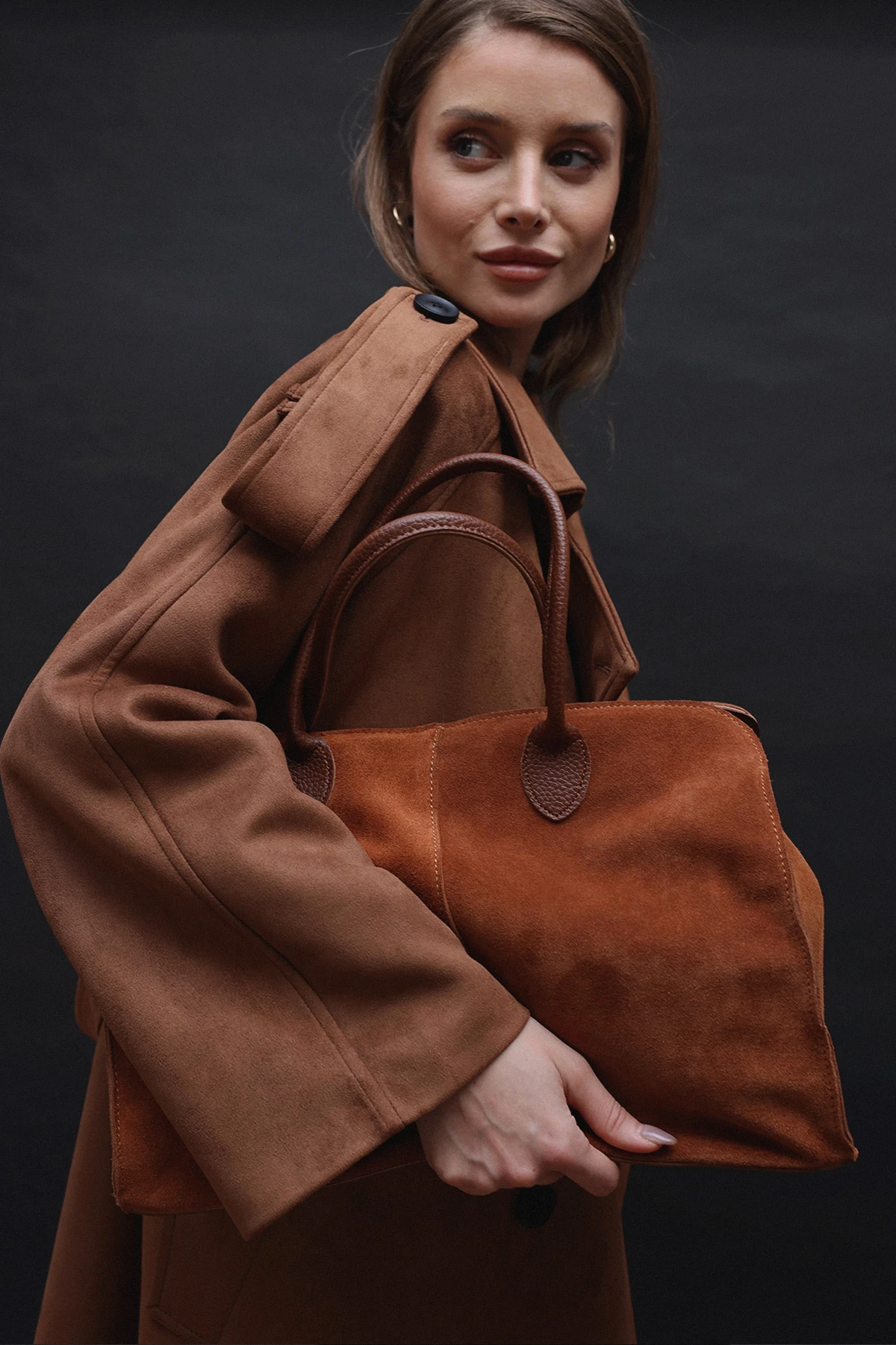 Arin, Hakiki Süet Deri Fermuar Kapama ve İç Cep Detaylı Kadın Omuz Çantası