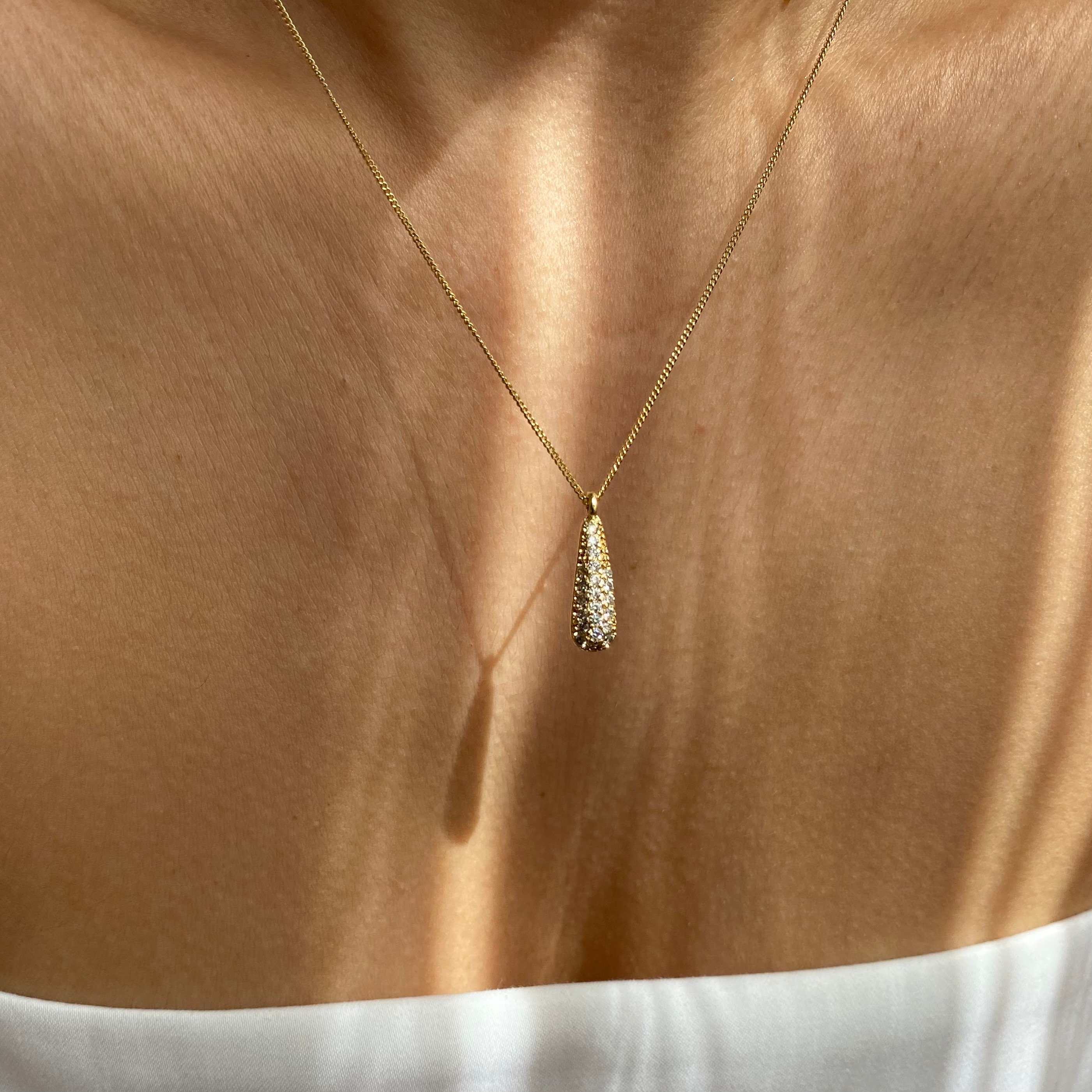 Flor de Rubí Kolye