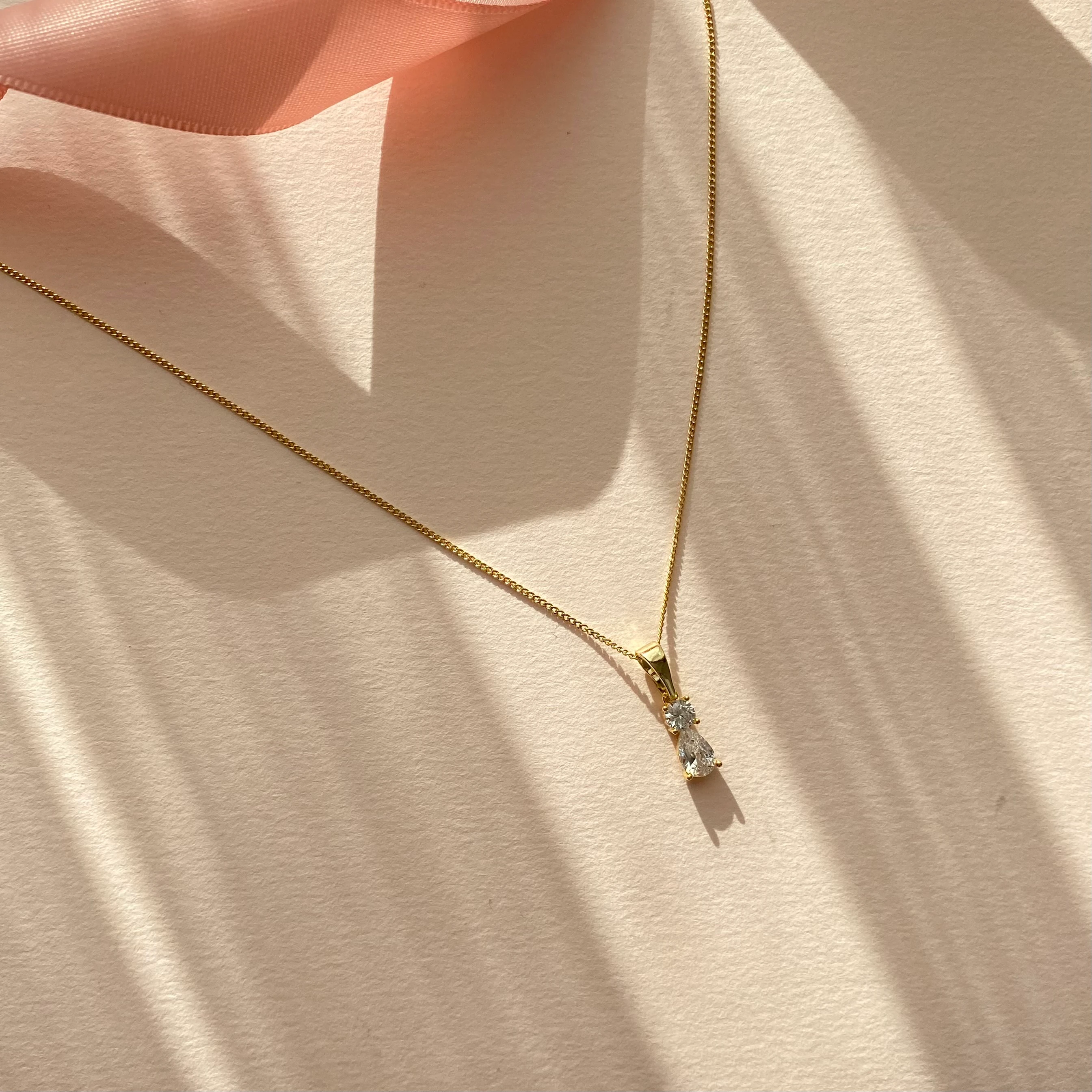 Whispered Light Kolye