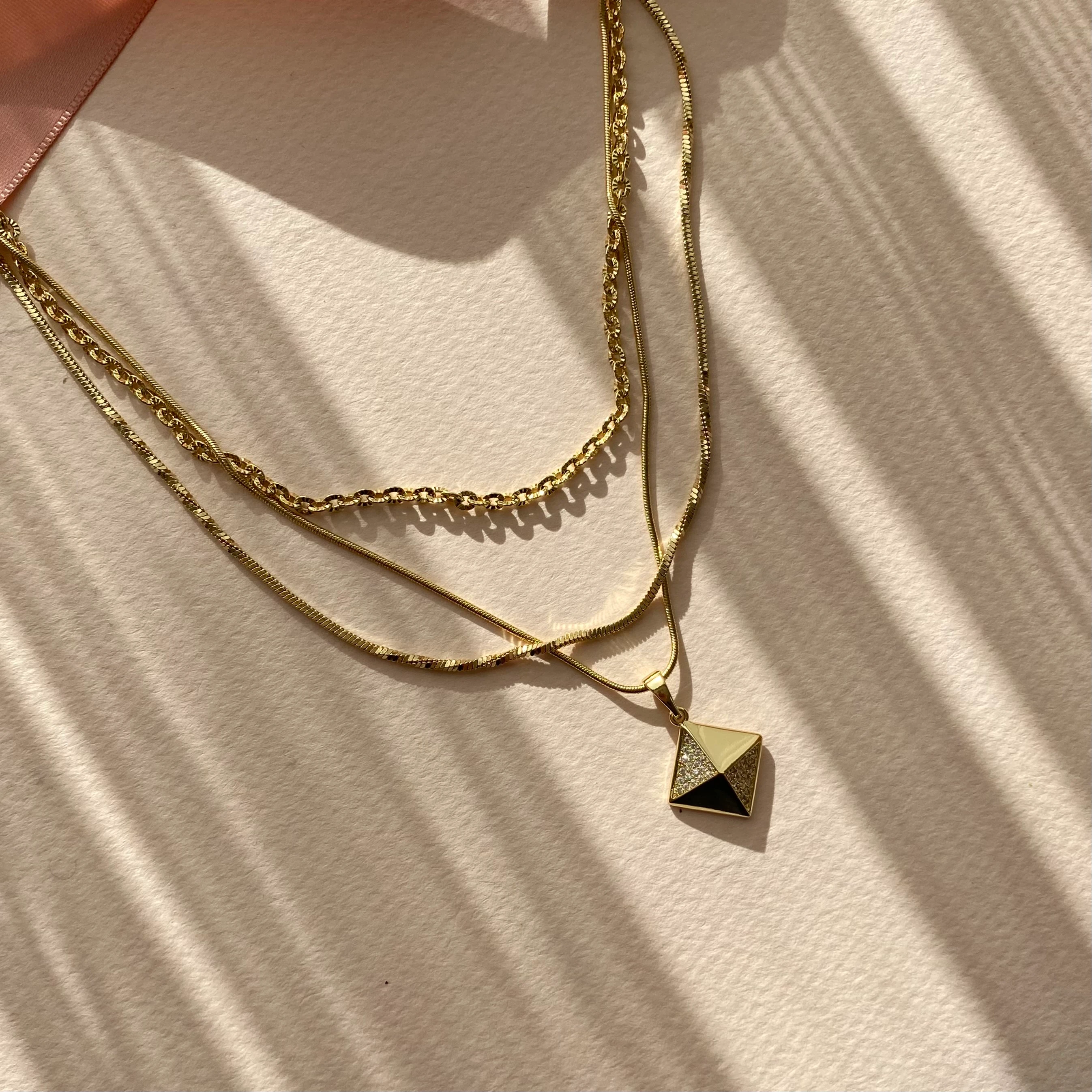 Stay Golden Kolye Kombini