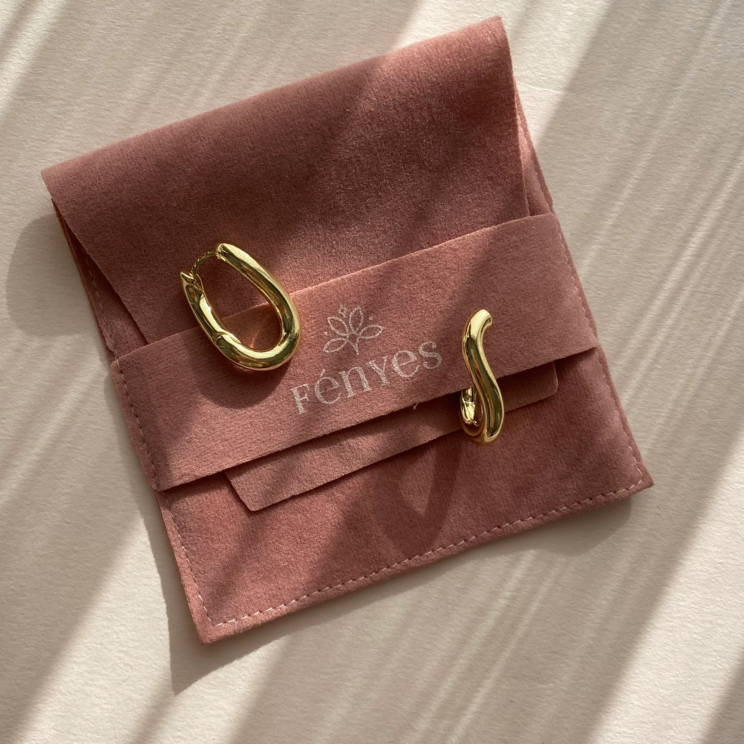 Scarlet Oracle Küpe