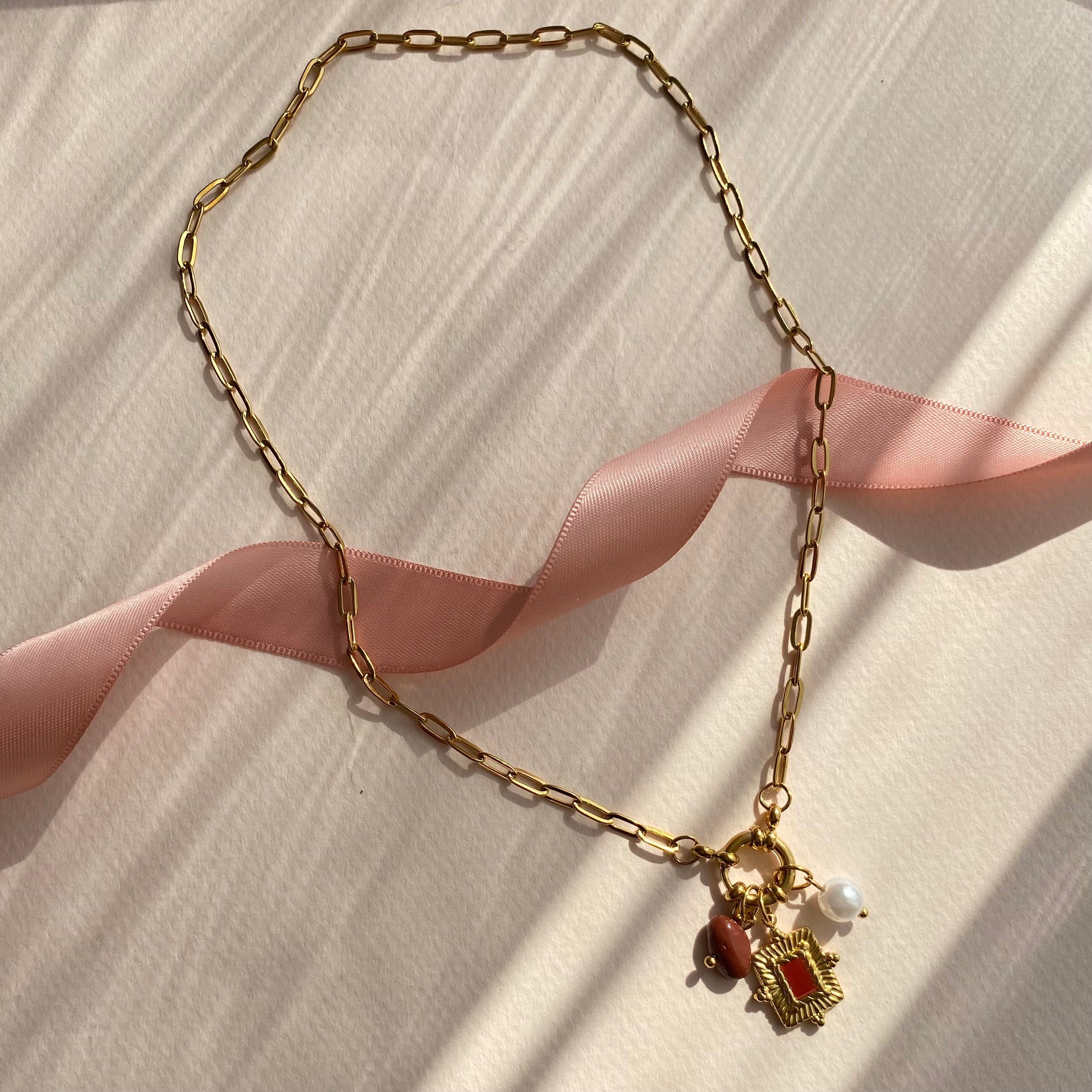 Serenity Charm Kolye