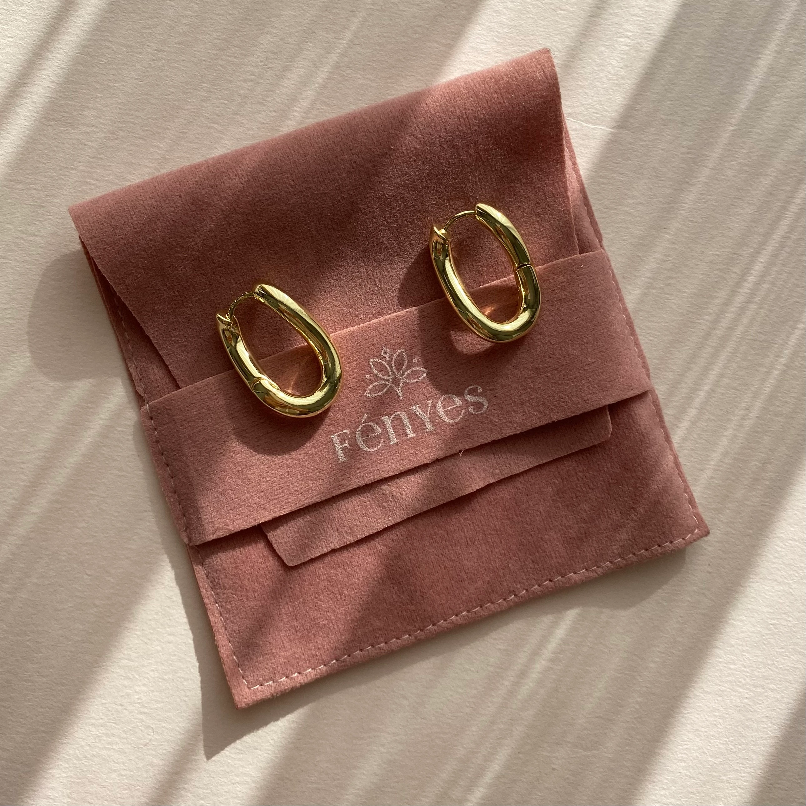 Scarlet Oracle Küpe