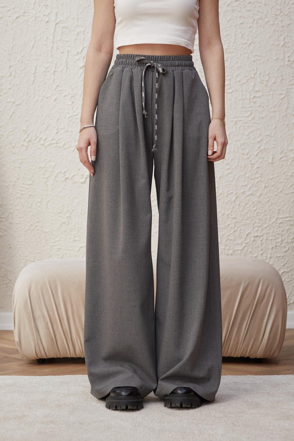 Bağcık Detaylı Pantolon