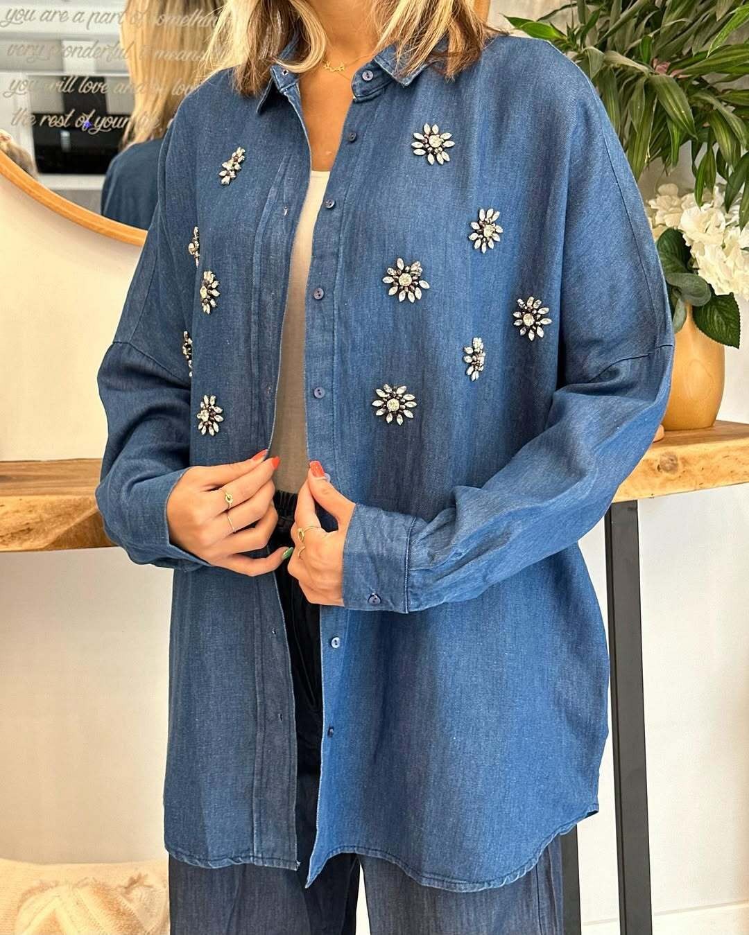 Taşlı Çiçek Detaylı Oversize Gömlek Orfeonegro