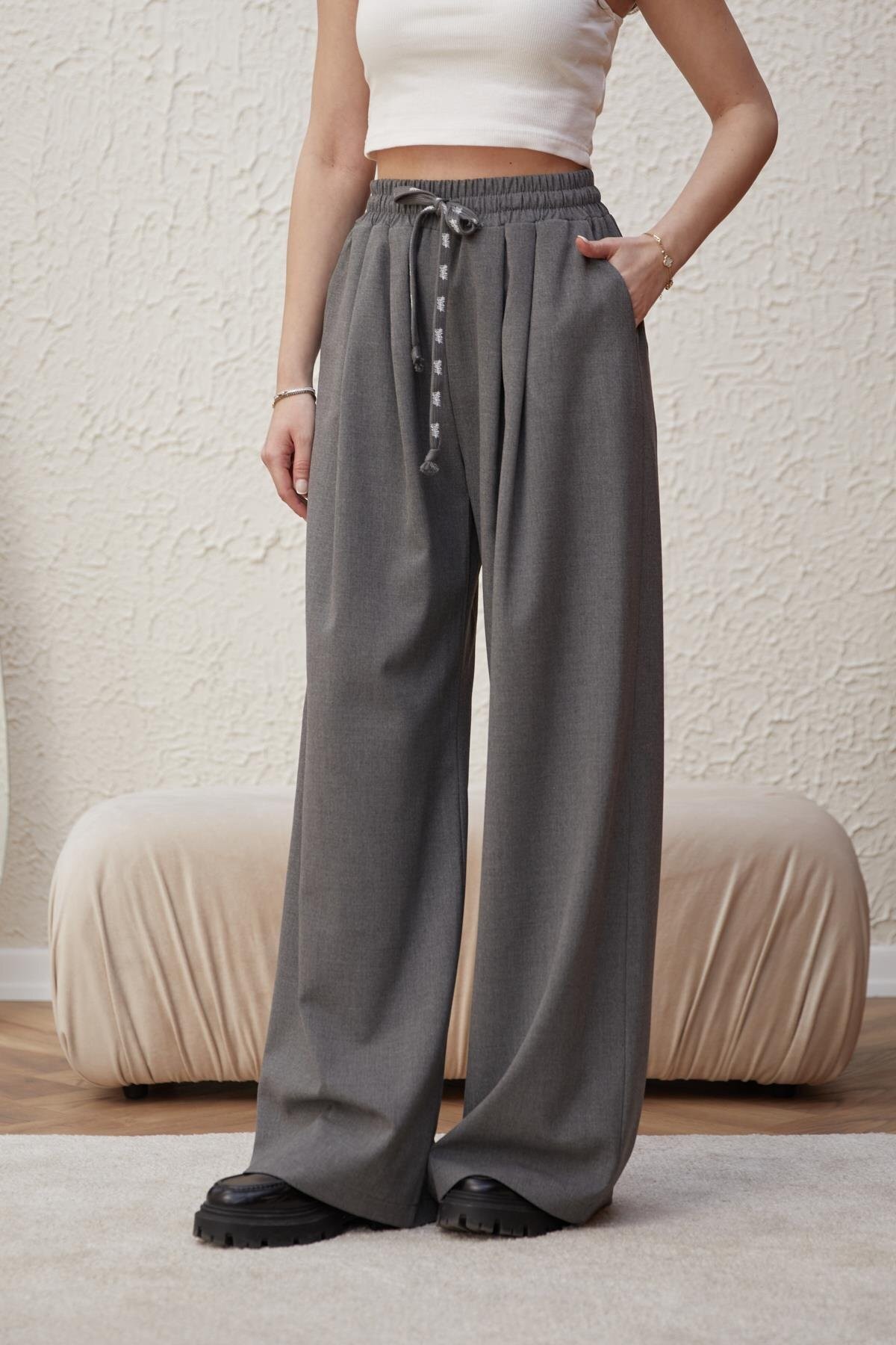 Bağcık Detaylı Pantolon