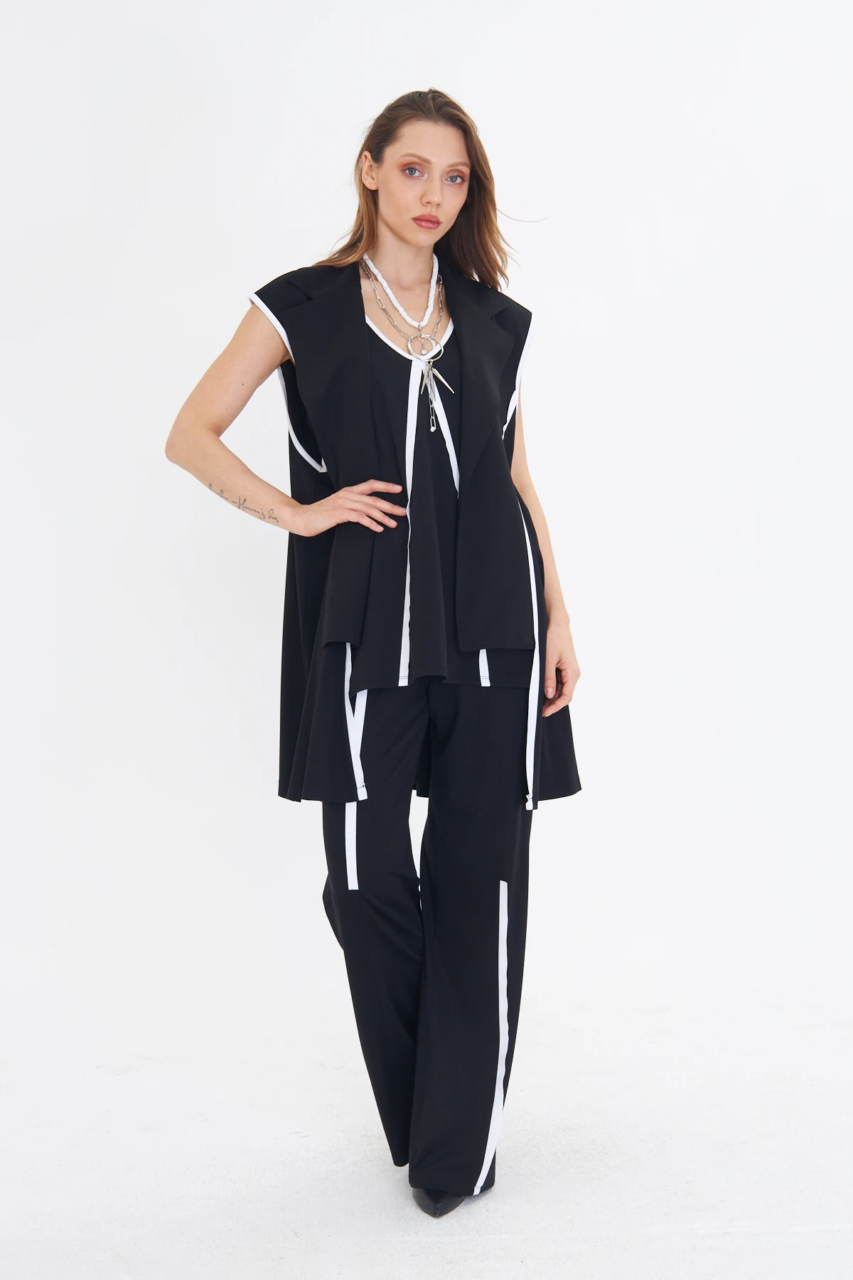 KOLSUZ SİYAH MODAL YELEK