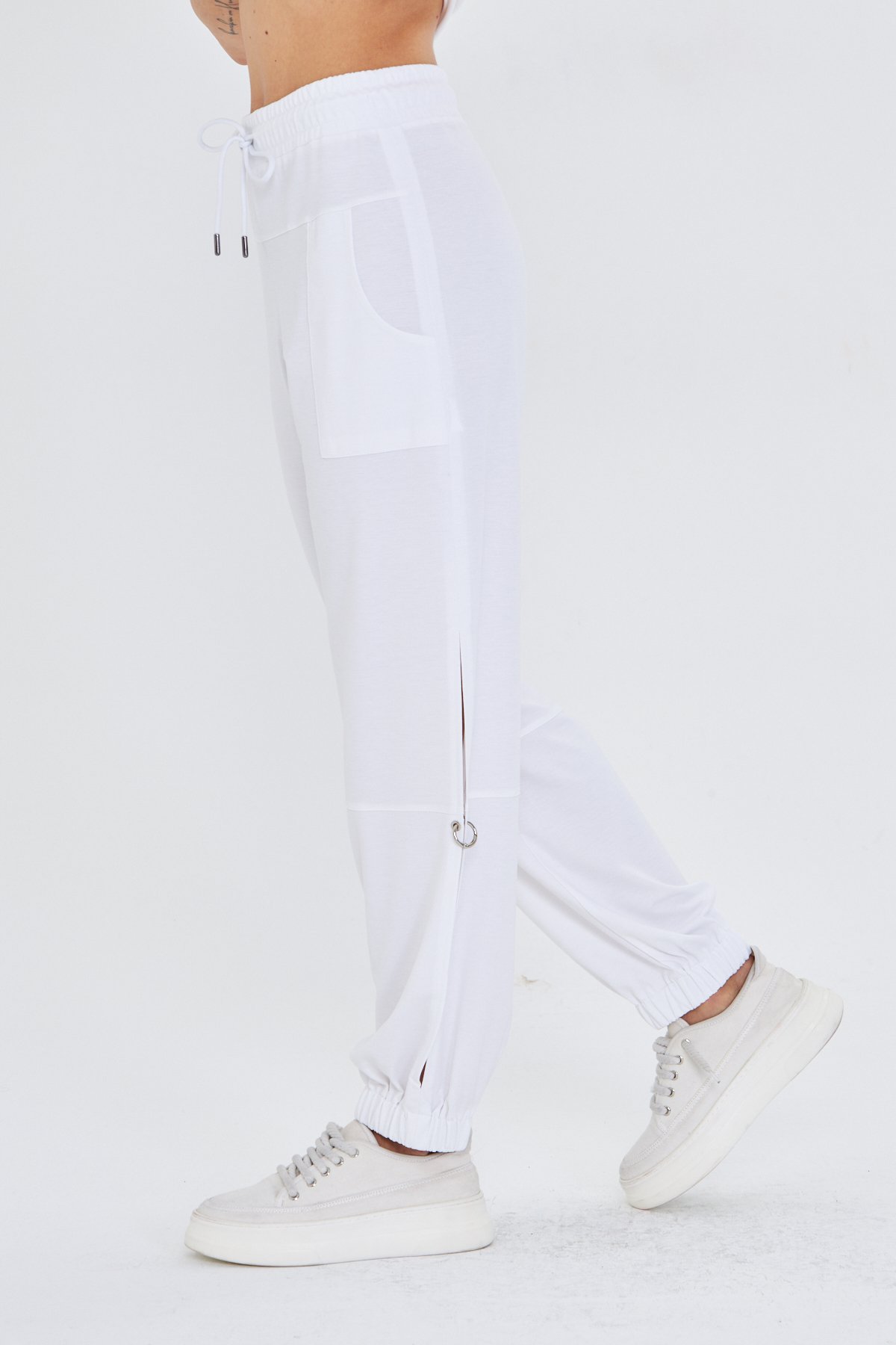 HALKA DETAY BEYAZ BASIC JOGGER