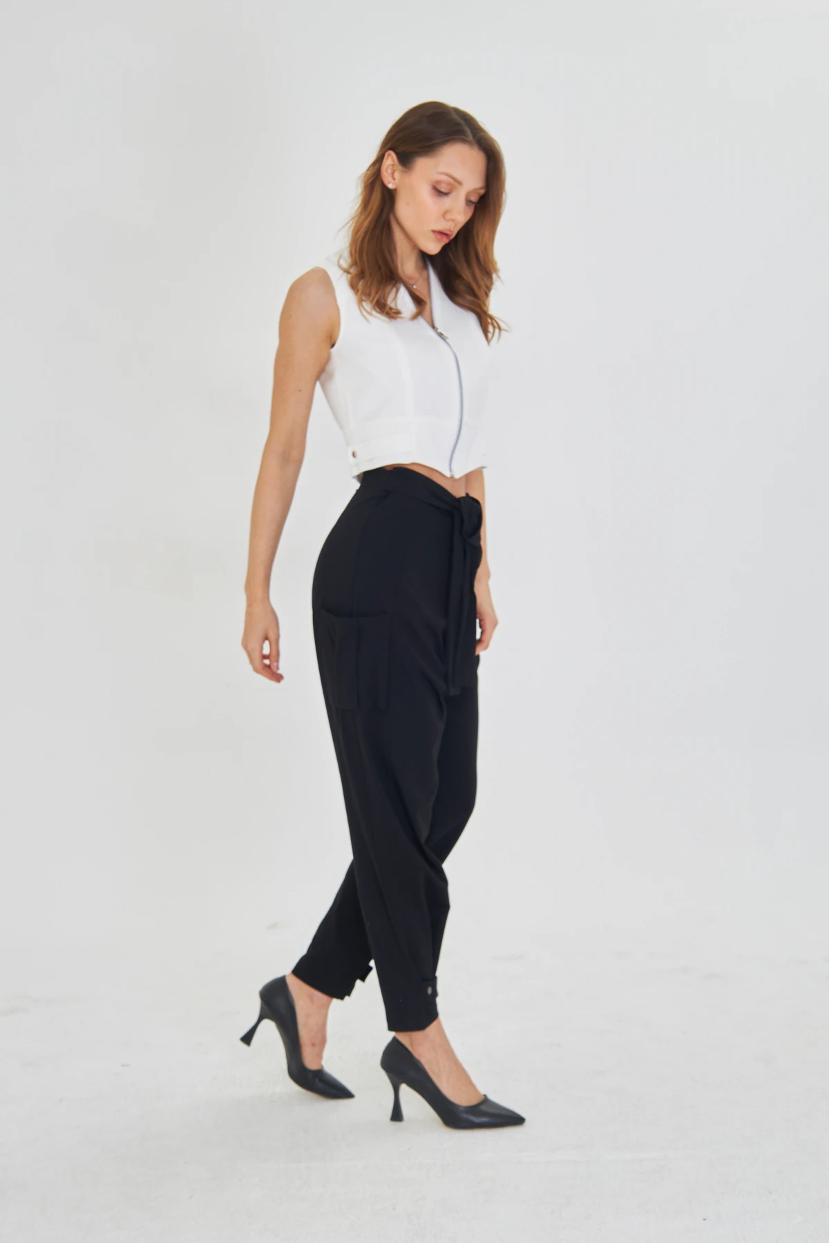 FERMUARLI BEYAZ YELEK