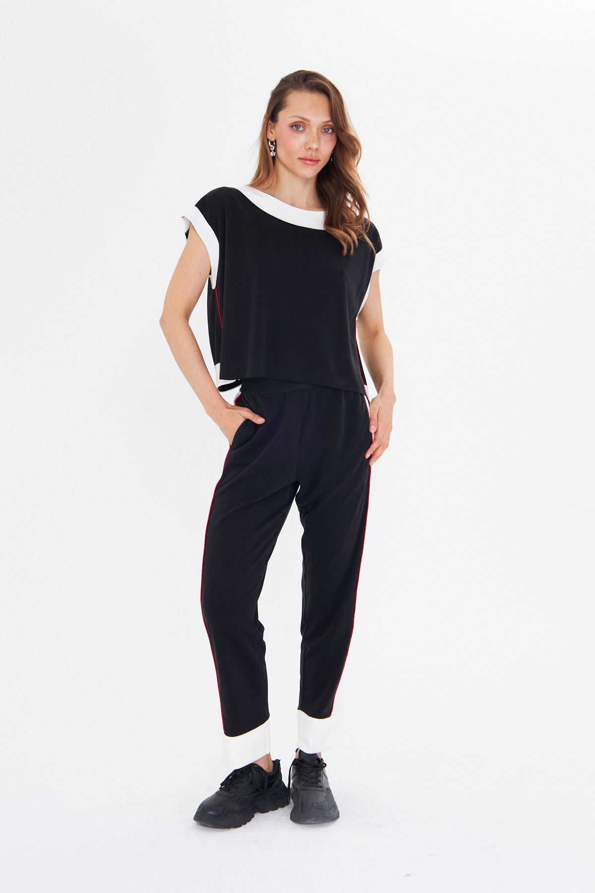 KIRMIZI ŞERİTLİ SİYAH MODAL JOGGER